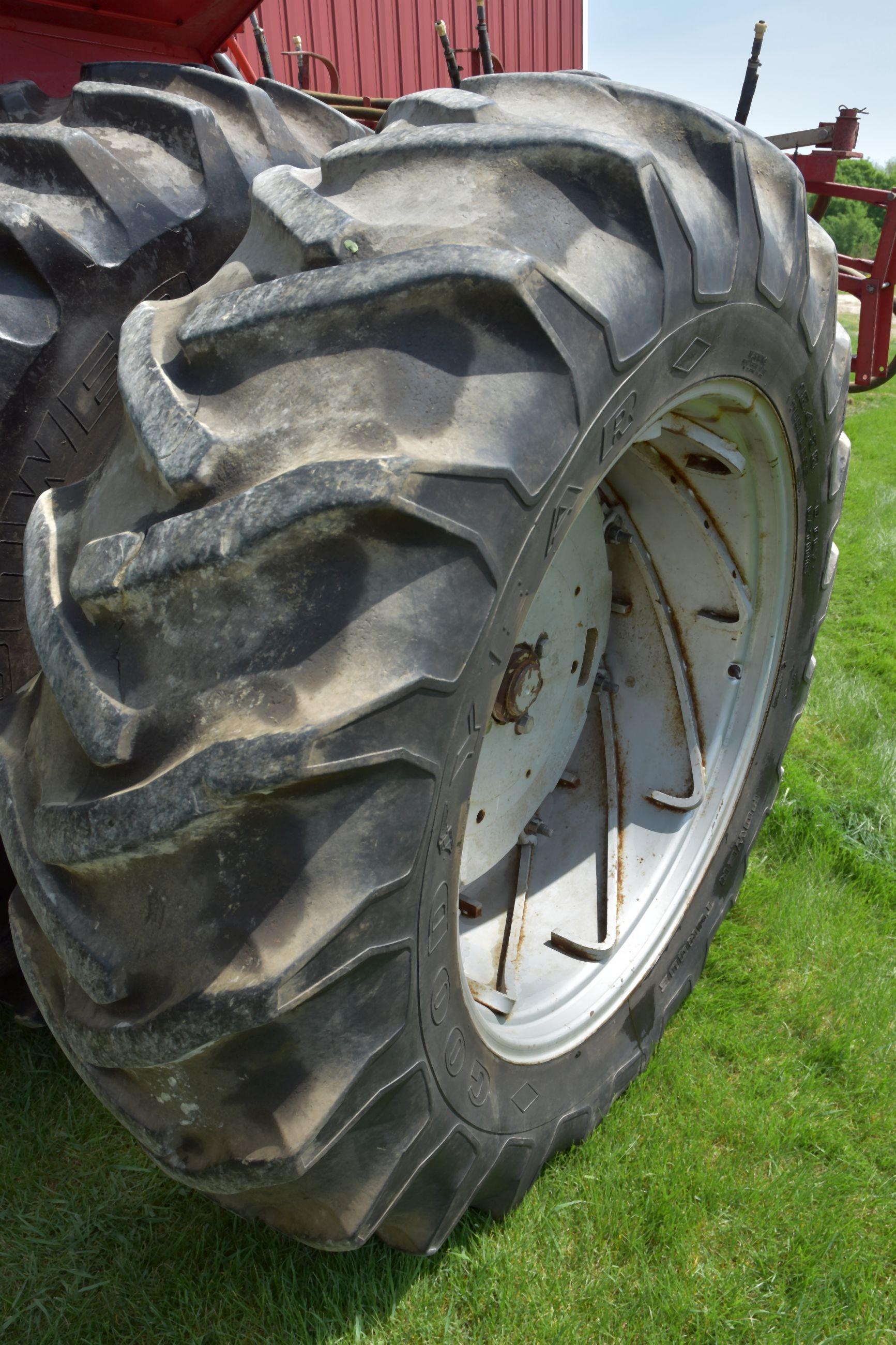 Massey Ferguson 2705 2WD, 3914 Hours Showing, 18.4x38 Duals, 540 PTO, Cab, 2 Hydraulic, 3pt.,