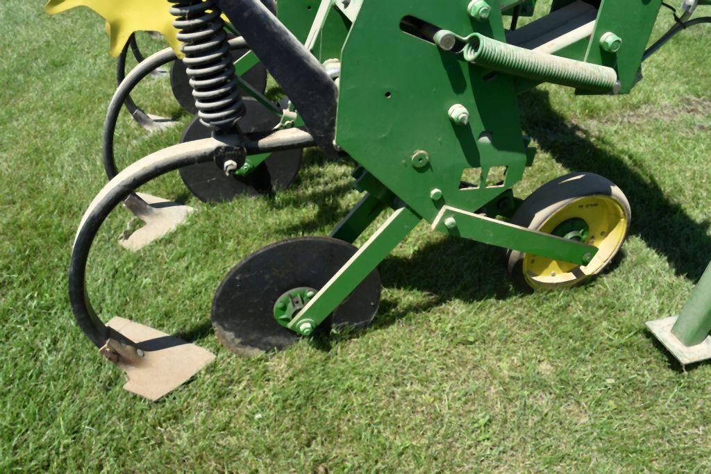 John Deere 885 Row Crop Cultivator, 4 Row 30”, Set Up For Side Dressing, Like New, SN: X001705