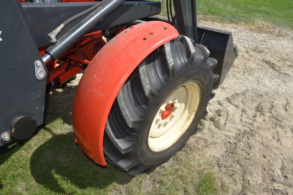 Belarus 925 MFWD, Like New Rubber, 2 Hydraulic, PTO, 3pt., 452 Original One Owner Hours,