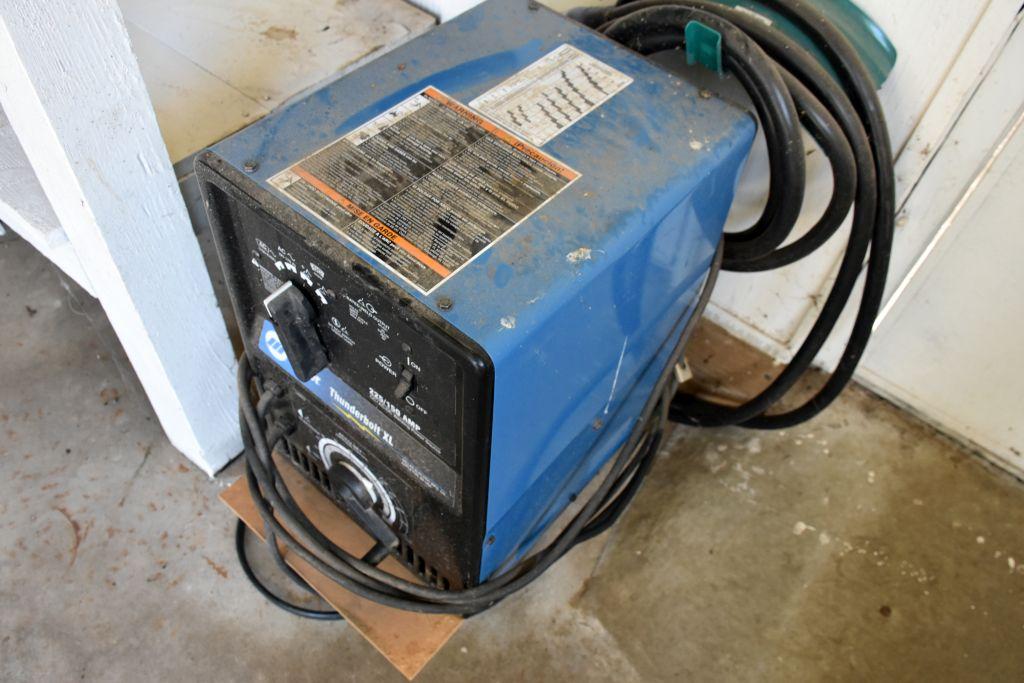 Miller Thunderbolt XL 255/150 Amp, AC/DC Stick Welder