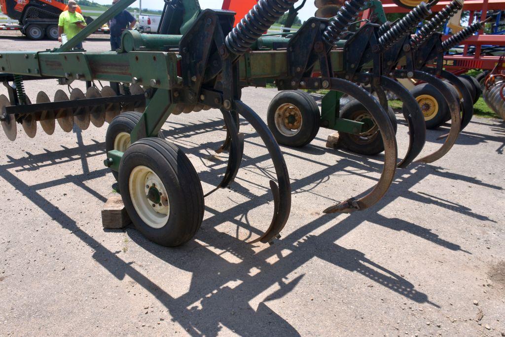 Glenco 7300 Chisel Plow 9 Shanks, Front Disc Gangs, Depth Control, Walking Tandems