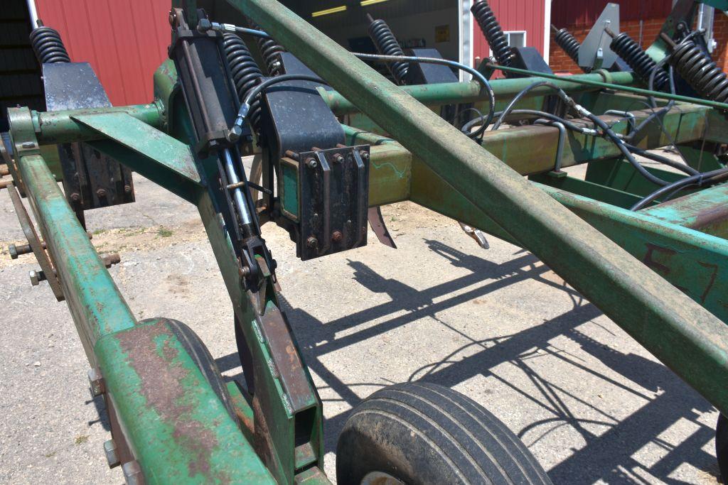 Glenco 7300 Chisel Plow 9 Shanks, Front Disc Gangs, Depth Control, Walking Tandems