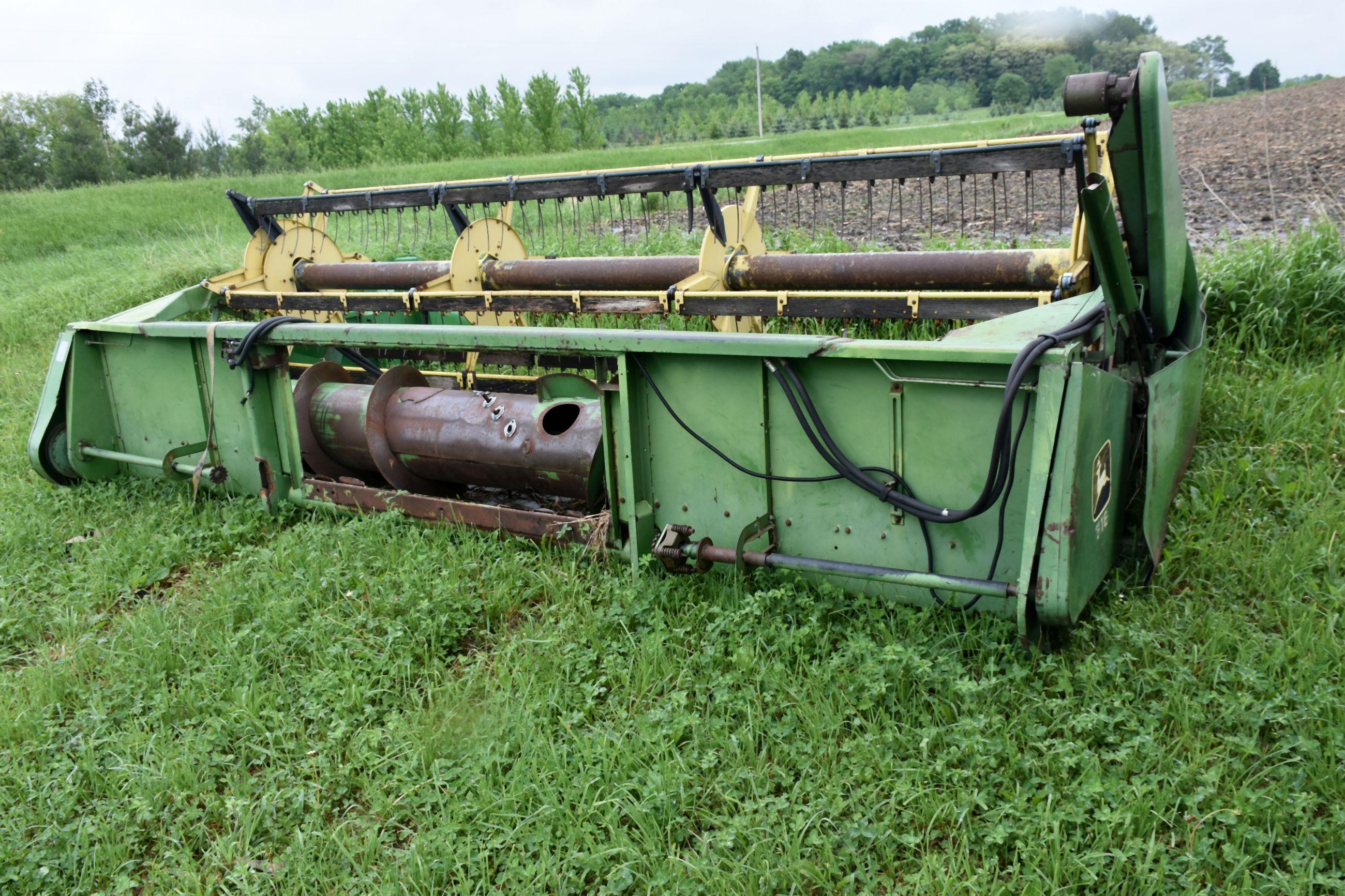 John Deere 216 Bean Head 3” Cut