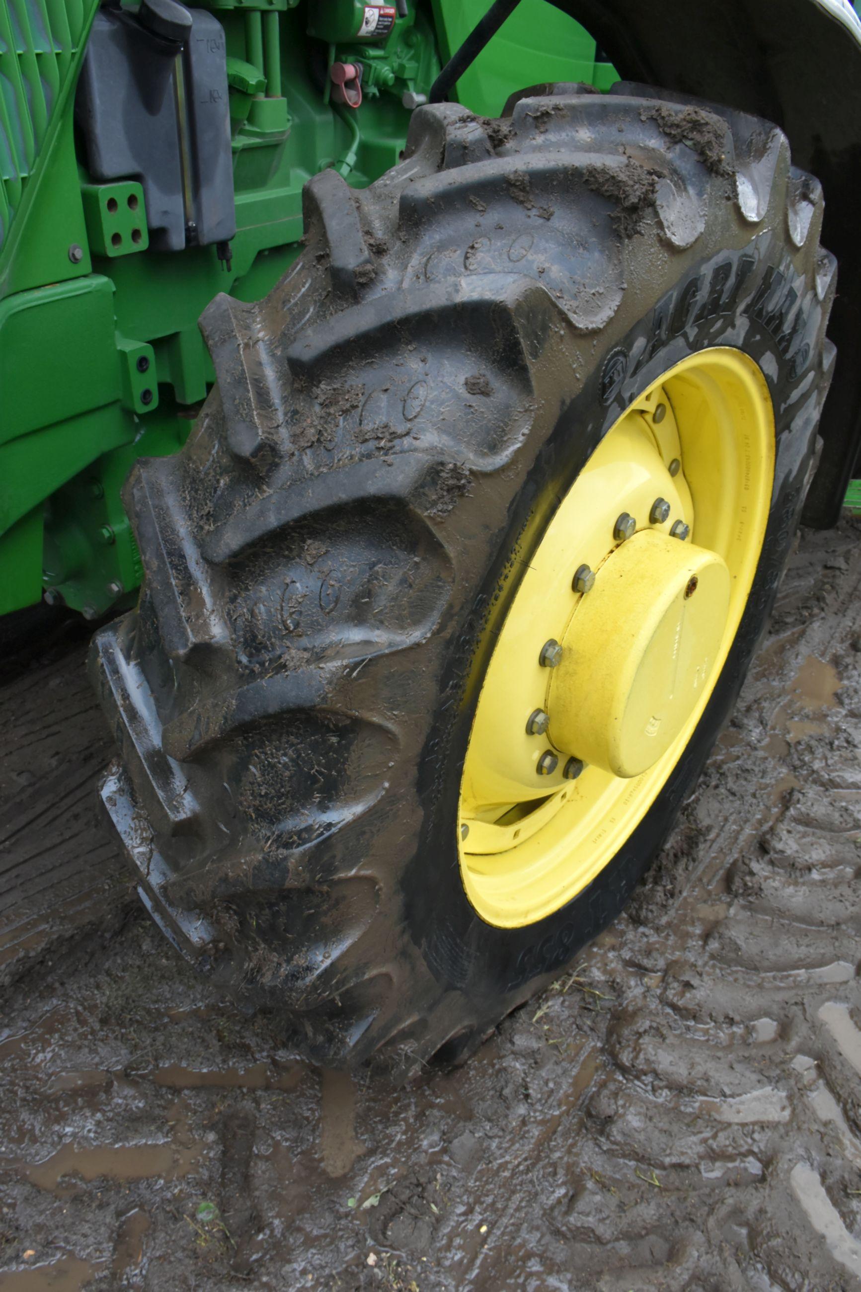 John Deere 8200 MFWD, 6470 Hours, 480/80R46 Rear Duals, Heavy Duty Rock Box, Power Shift, 3 Hydrauli