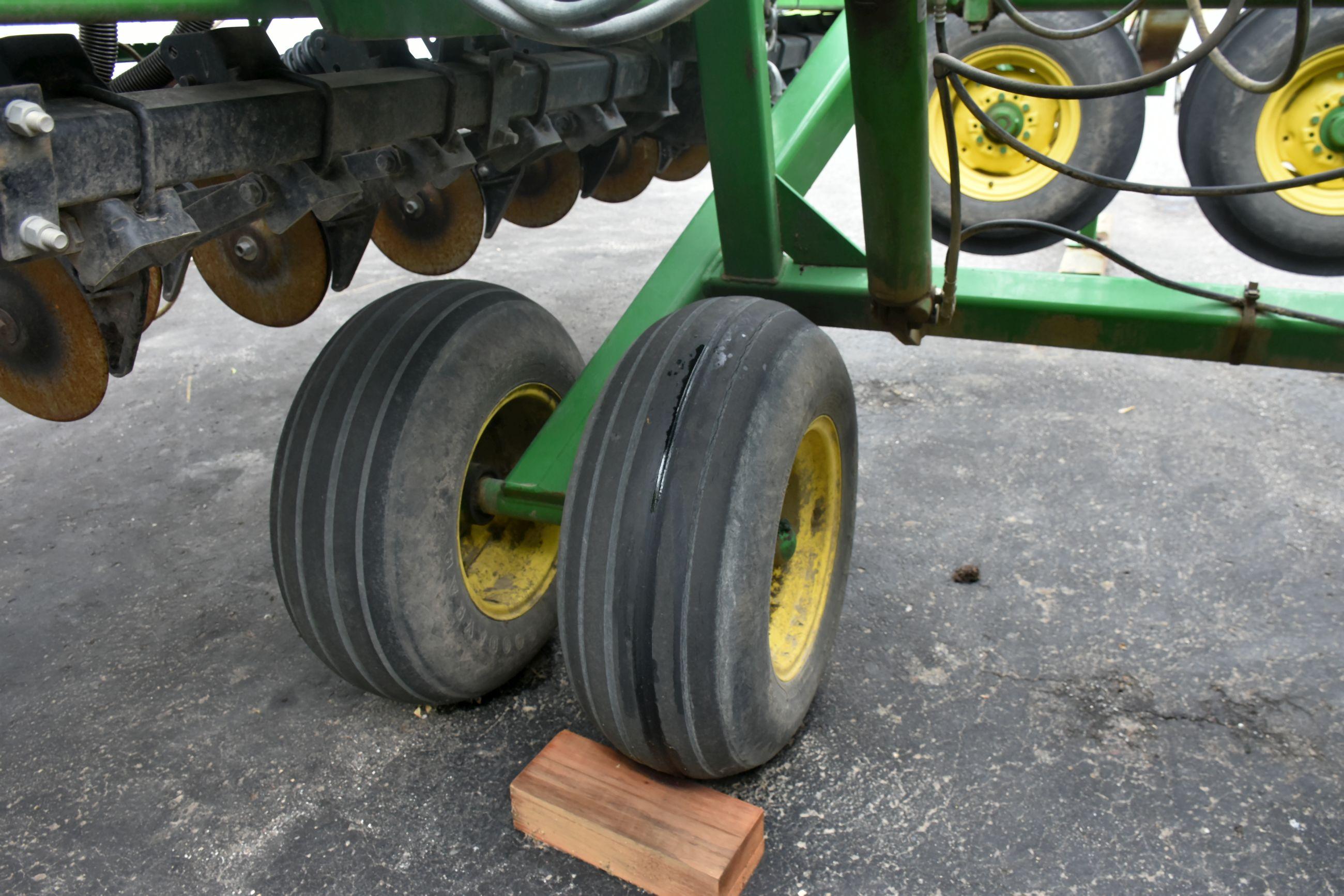 John Deere 455 Drill, 25’, 10” Spacings, Press Wheels, 2 Bar Harrow, Hydraulic Markers, Hyd. Tongue,