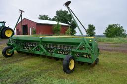 John Deere 520 Drill, 20’ 3 Pt., 10” Spacings, Hydraulic Markers, Press Wheels, SN: 000926