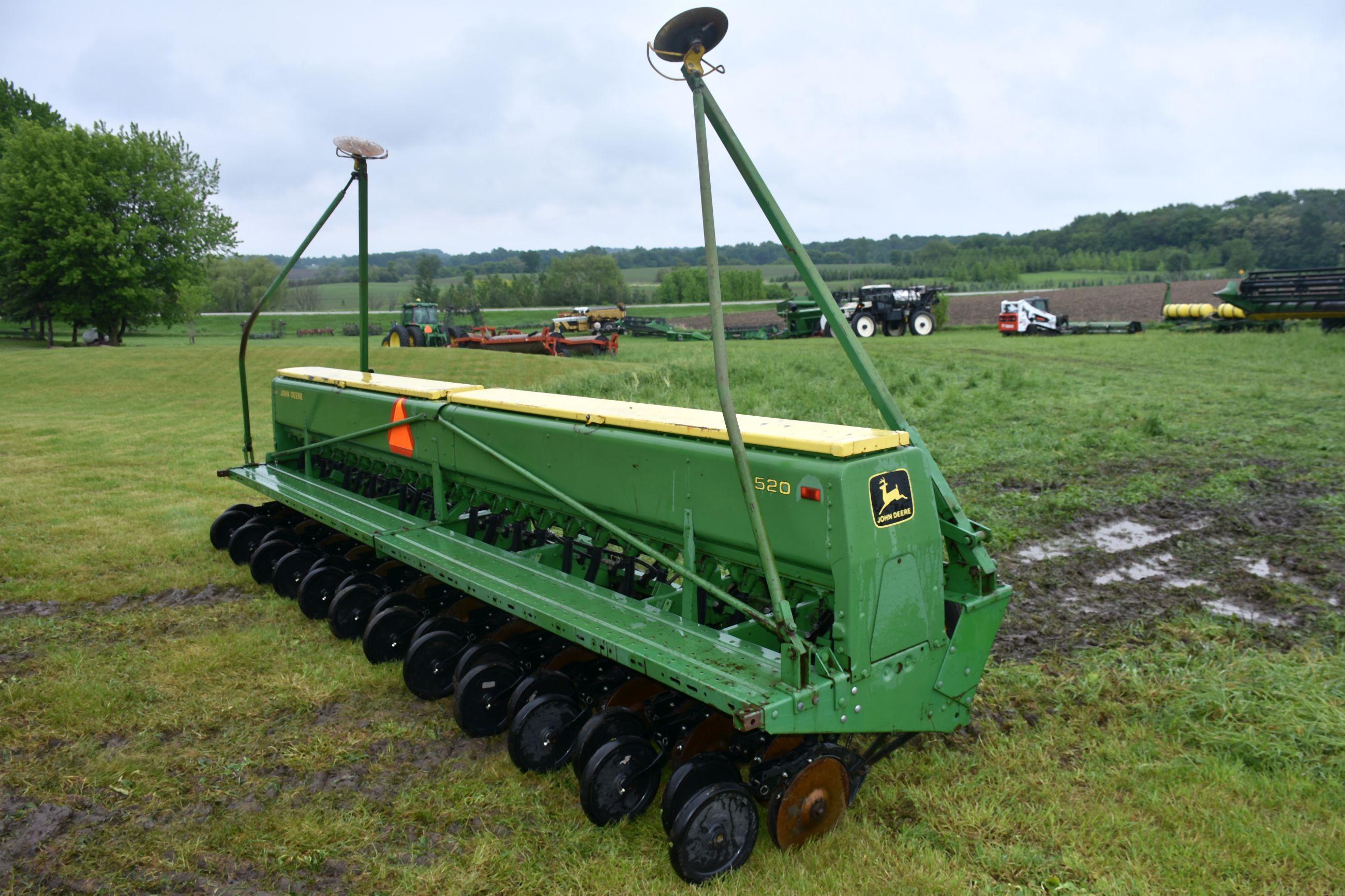 John Deere 520 Drill, 20’ 3 Pt., 10” Spacings, Hydraulic Markers, Press Wheels, SN: 000926