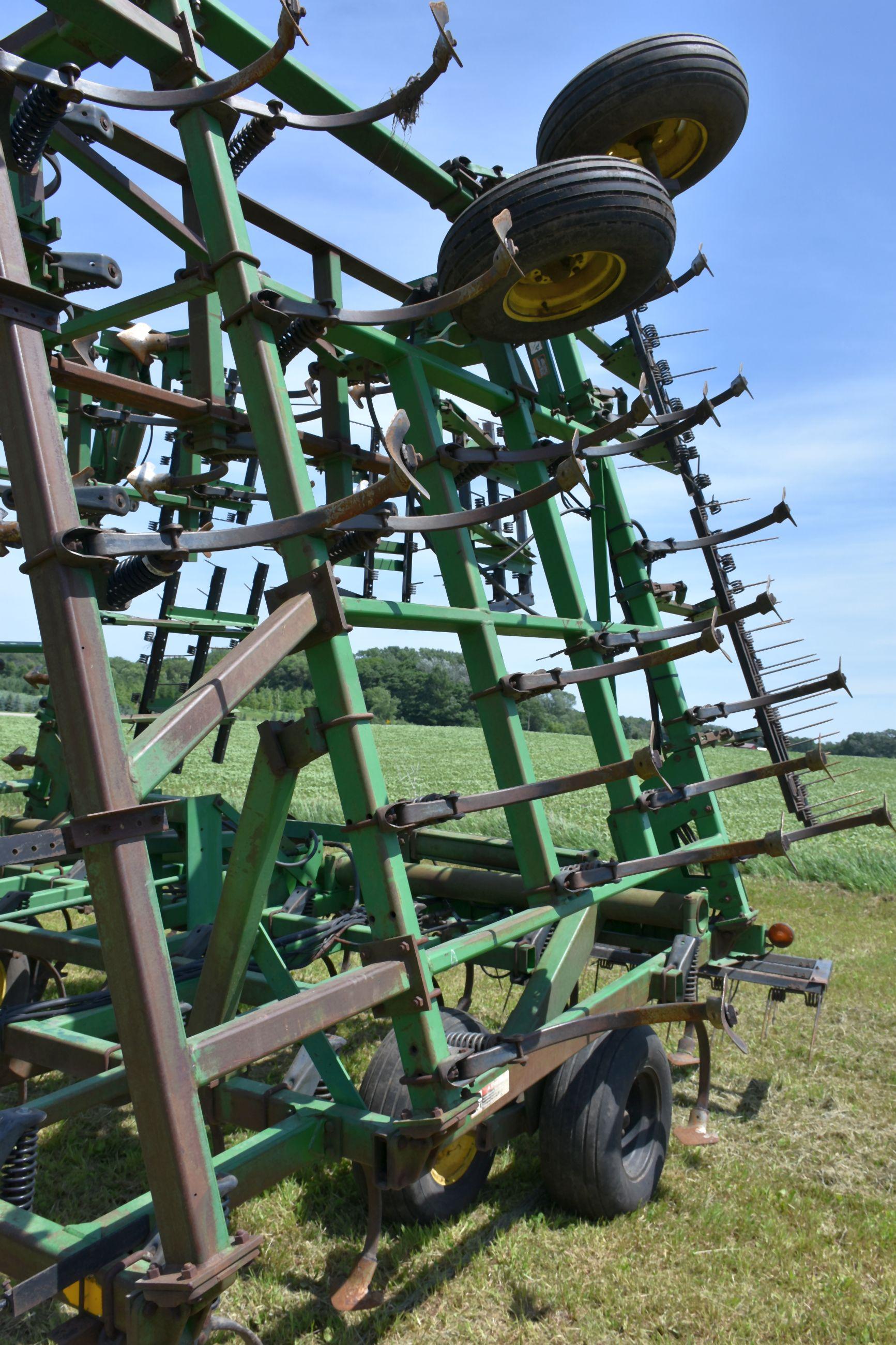 John Deere 980 Field Cultivator, Depth Control, 3 Bar Harrow, 42.5’, Sn X003437