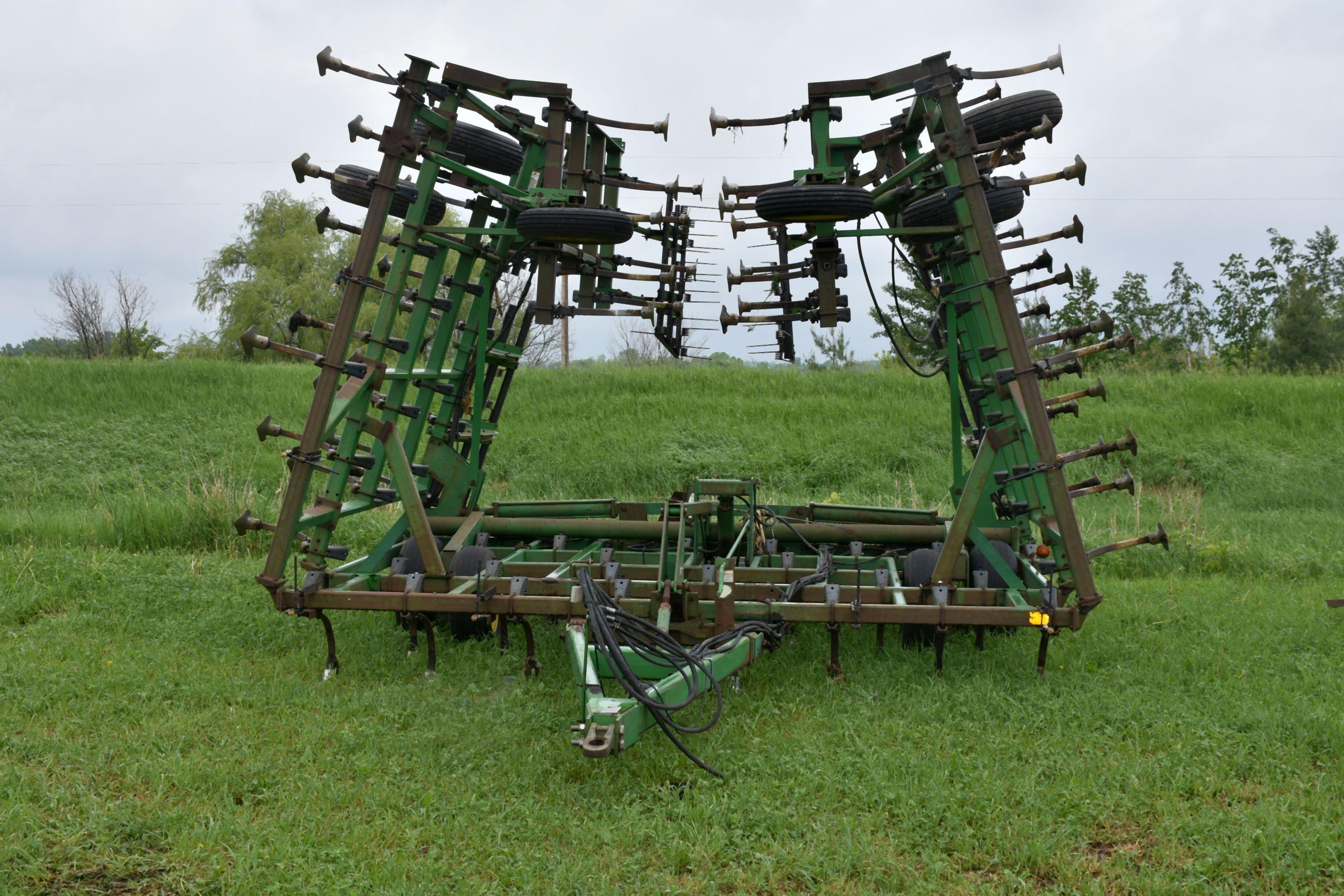 John Deere 980 Field Cultivator, Depth Control, 3 Bar Harrow, 42.5’, Sn X003437