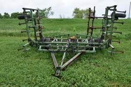 John Deere 1000 26.5 Field Cultivator 2 Bar Harrow, Hyd. Lift & Wings