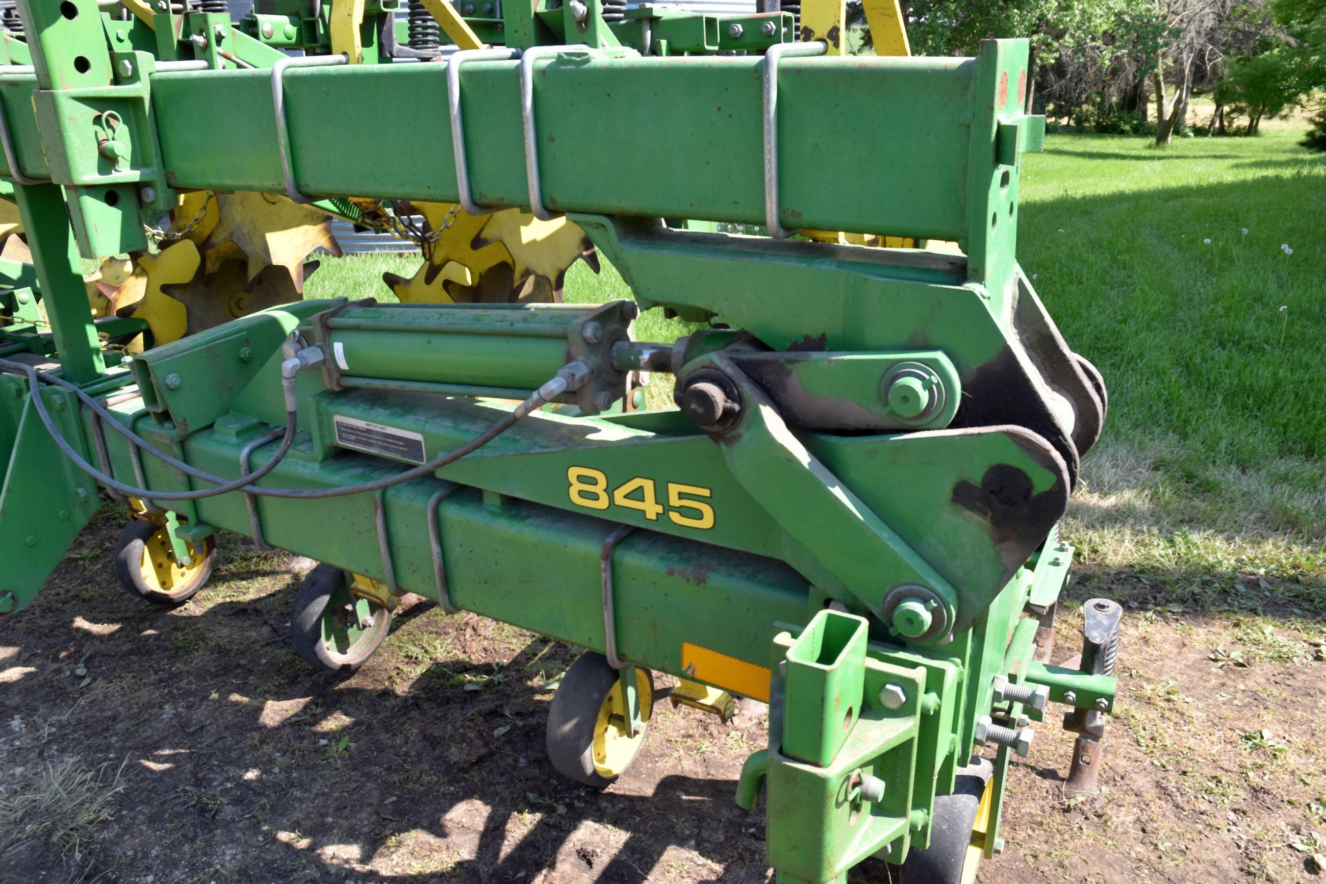 John Deere 845 Row Crop Cultivator 12 R 30” Hydraulic Folding Wings, Rolling Shields, 3 Pt.,Gauge Wh