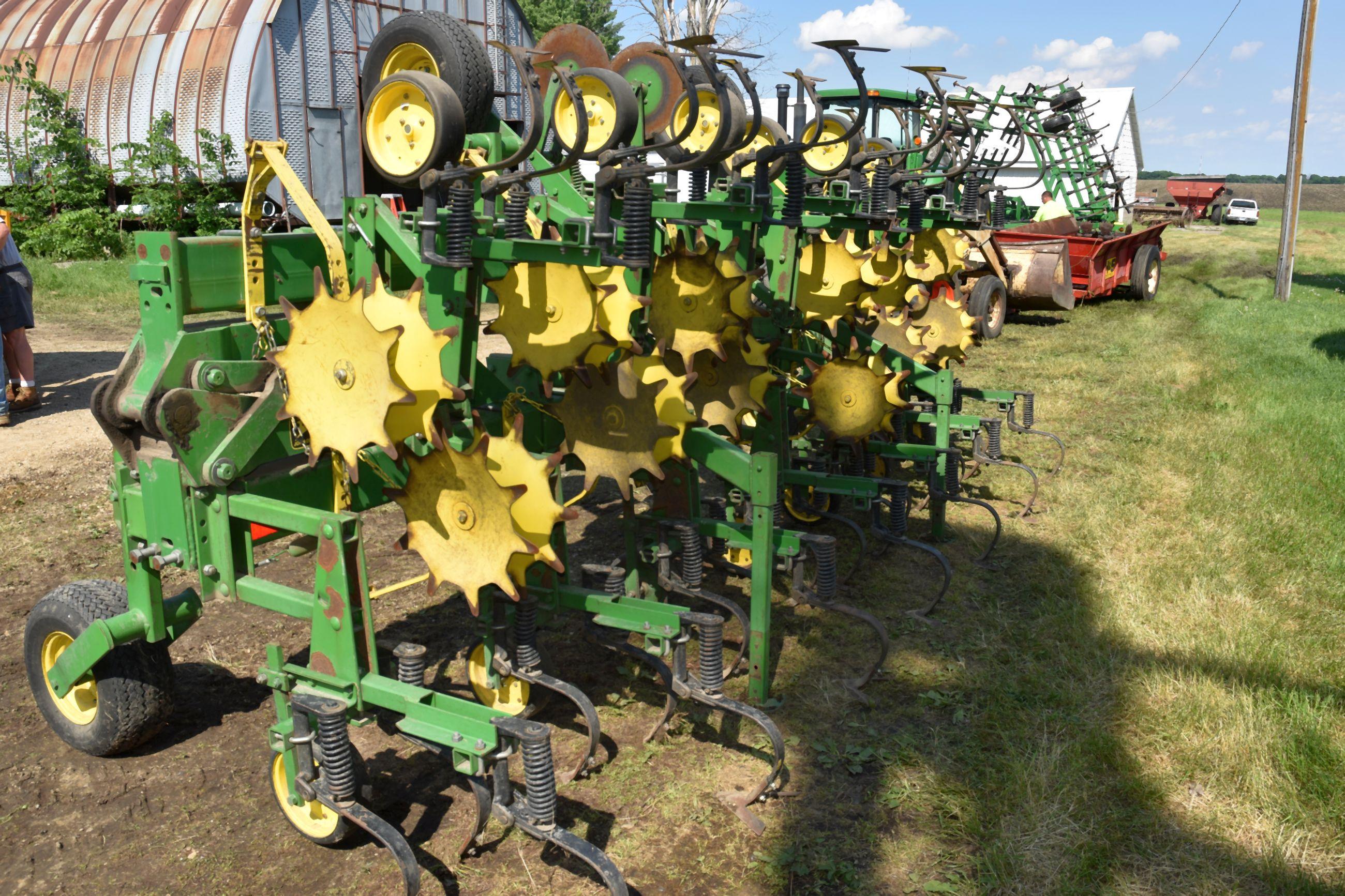 John Deere 845 Row Crop Cultivator 12 R 30” Hydraulic Folding Wings, Rolling Shields, 3 Pt.,Gauge Wh