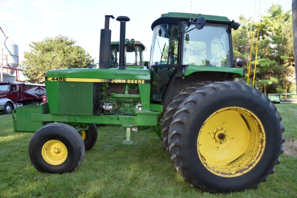 1989 John Deere 4455 2WD, 5765 Hours, 18.4 X 38 Axle Duals 85%, 3 Hydraulics, Power Beyond, Quad Ran