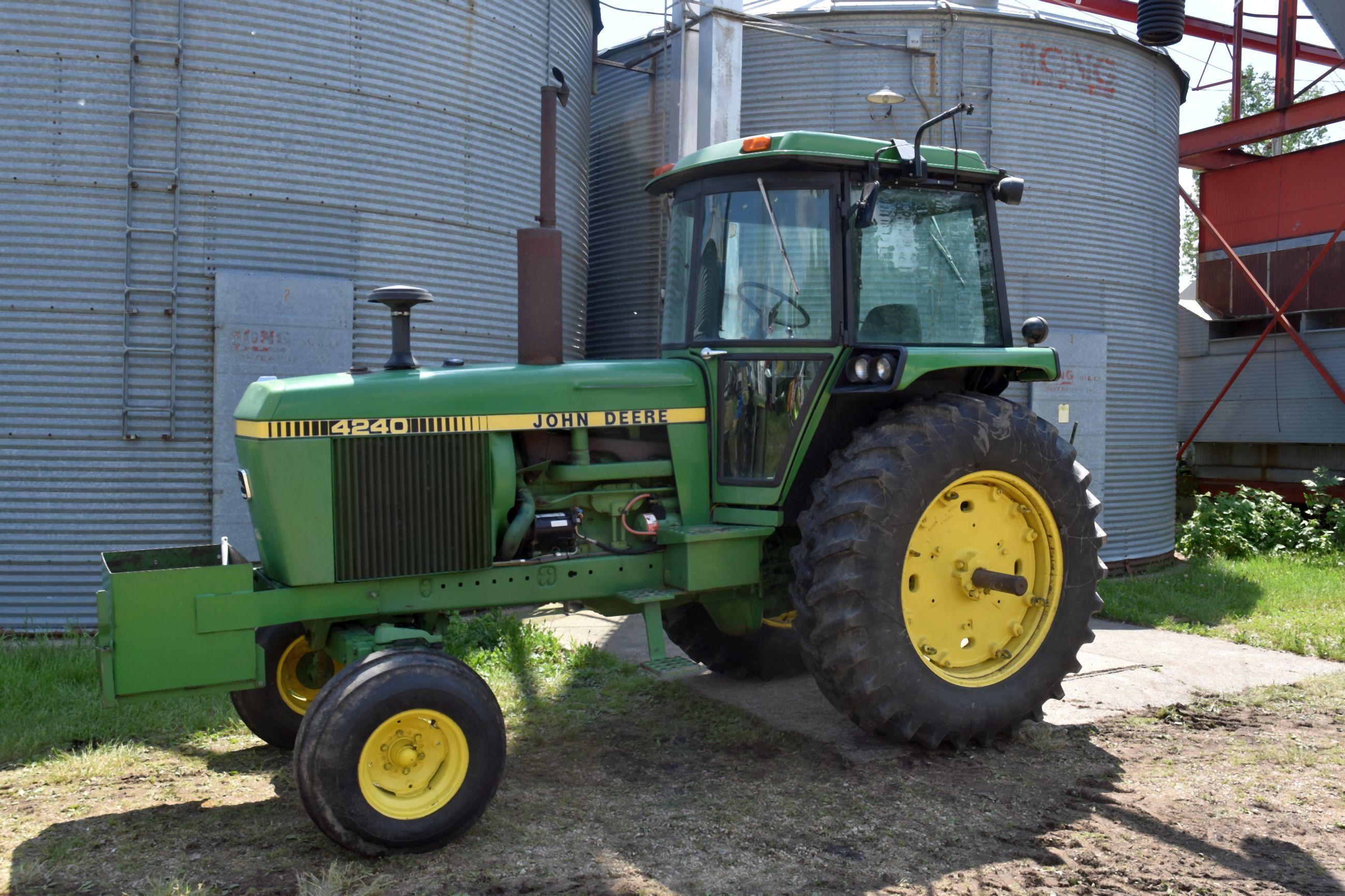 1981 John Deere 4240 2WD, 6351 Hours, 18.4 X 38 Duals, 3 Pt., Quick Hitch, Rock Box, 3 Hydraulics, 5