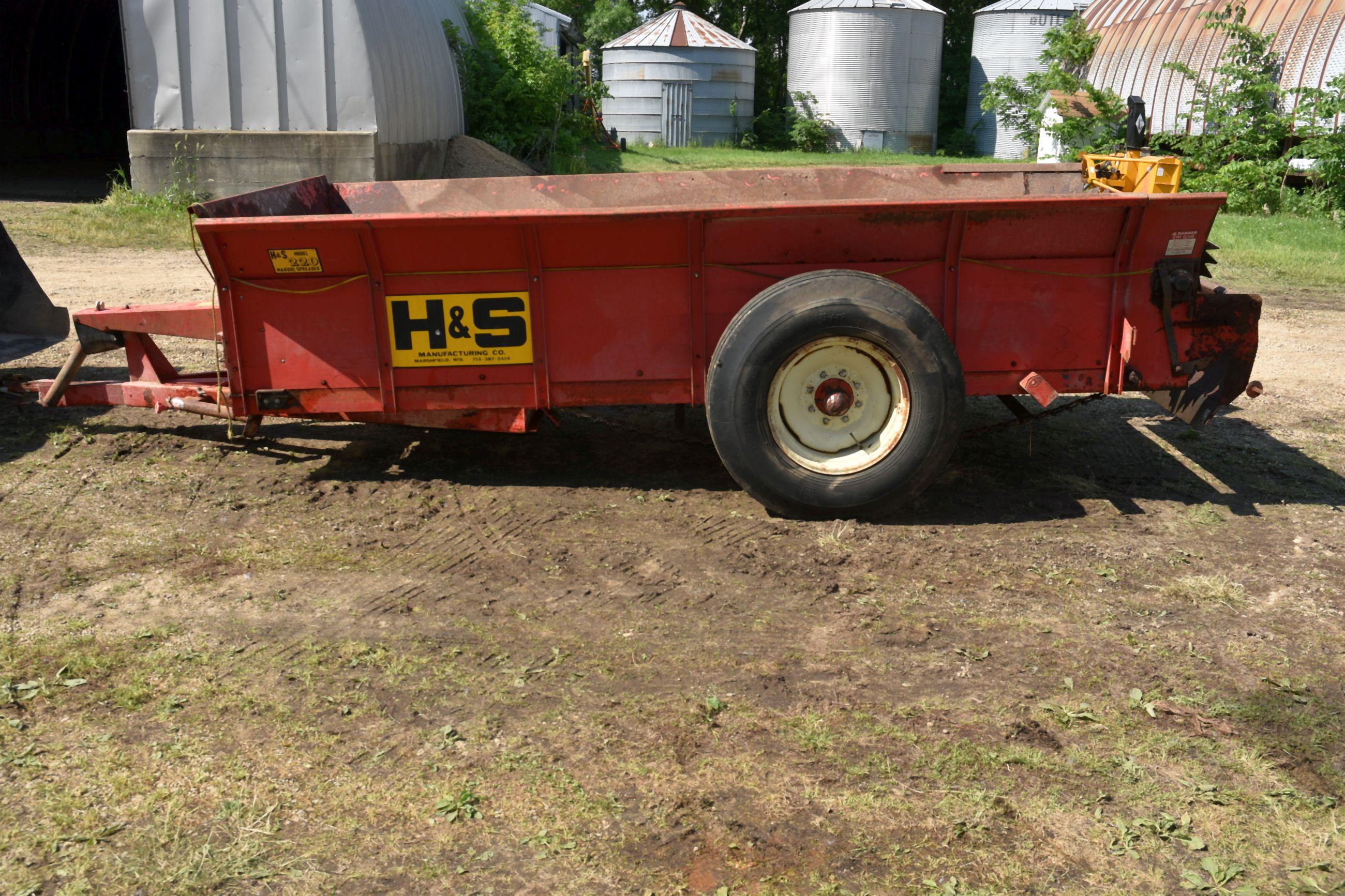 H & S 220 Manure Spreader, Single Axle, Single Beater, 540 PTO, 10.00-20 Tires