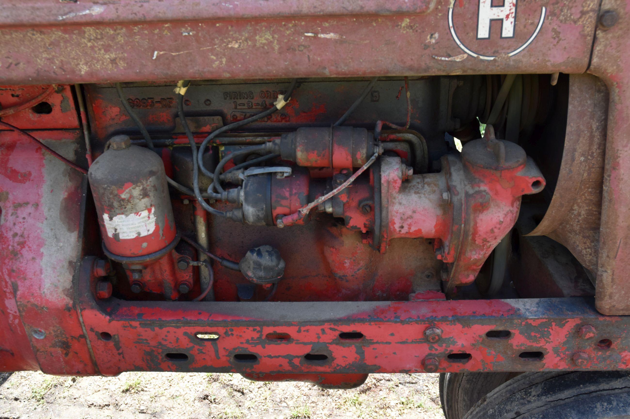 Farmall, H Tractor, N/F, Belt Pully, Single Hyd., PTO, 11x38 Tires, Runs