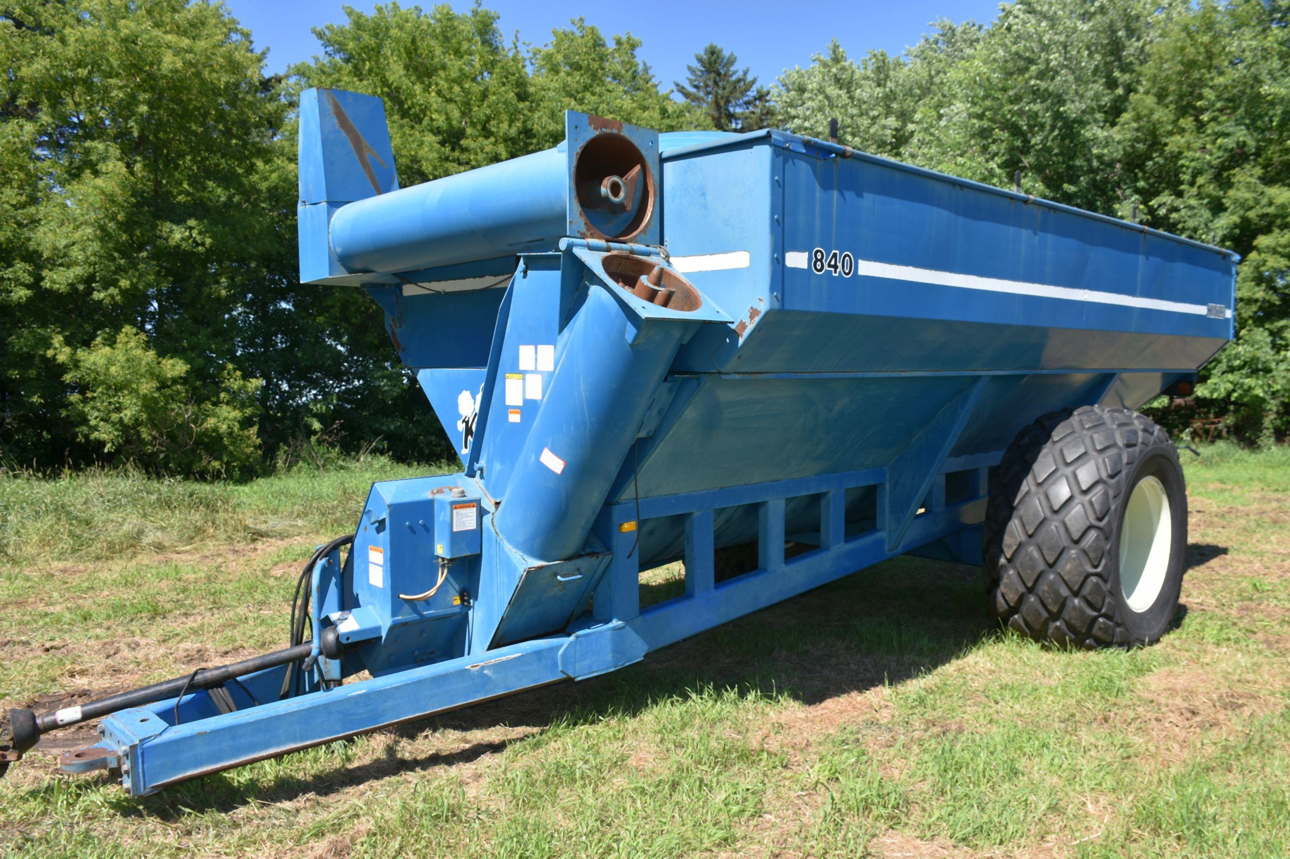 Kinze 840 Grain Cart, Roll Tarp, 30.5 x 32 Diamond Tires, 1000 PTO, SN: 501473