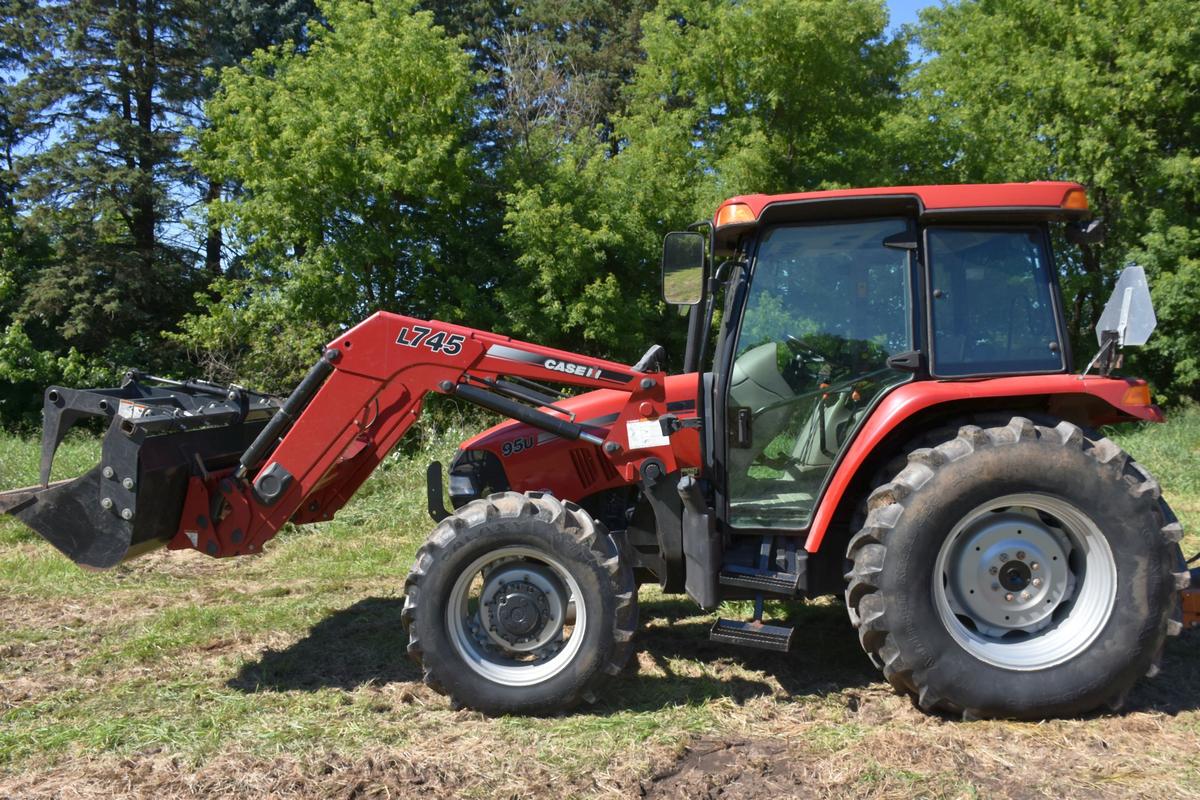 2008 Case IH 95U MFWD With CIH L745 Loader With Euro Style, Full Cab, 1733 Hours, 460/85R30,  540/10