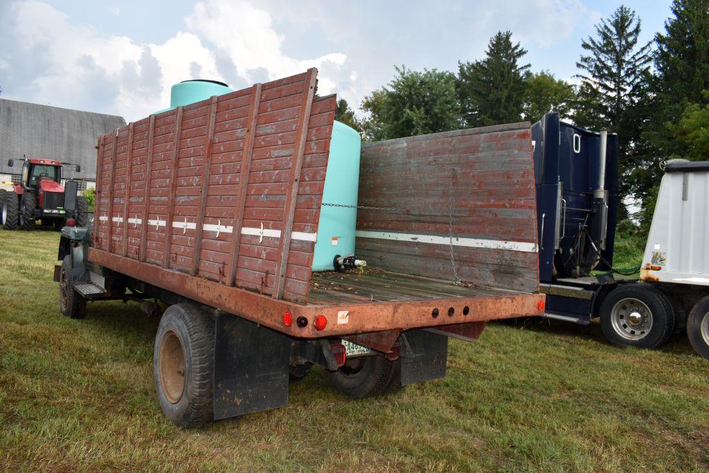 1975 International Load Star 1700, Single Axle, V8, Gas, 5 Speed With 15’ Wooden Box & Hoist, Not Ru