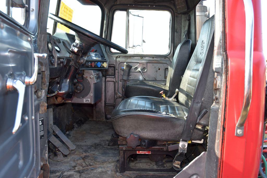 1992 Day Cab Mack, Tandem Axle, 6 Speed, Wet  Kit, 22.5 Tires, Spring Ride, Mack Engine,  300 HP, 90