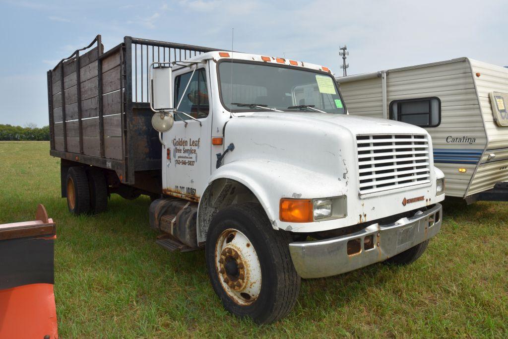 1990 International 4900 Truck, Diesel, DT466  Engine, 16' Box & Hoist, Spicer 7 Speed  Transmission,