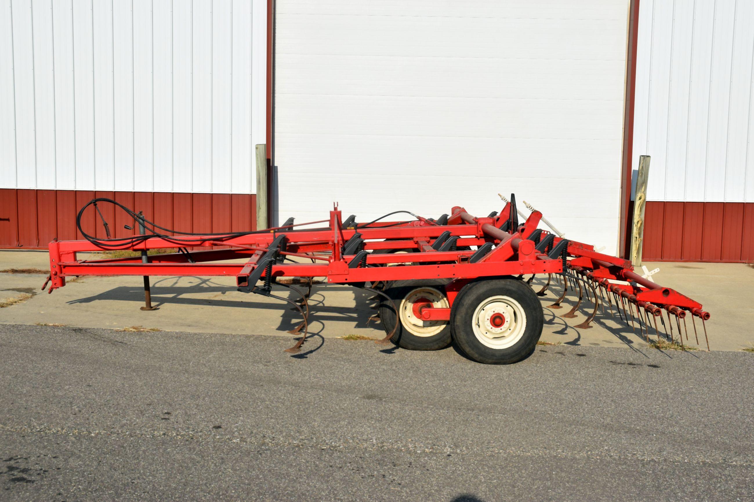 IHC Viber Shank 45 Field Cultivator, 12.5’, 3 Bar Harrow, Pull Type