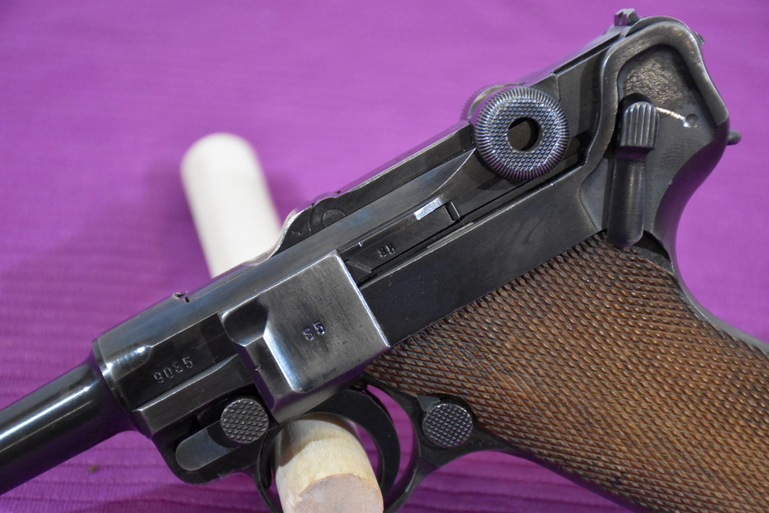 German Luger Pistol, 42 Code, 1939 Dated, SN: 9085