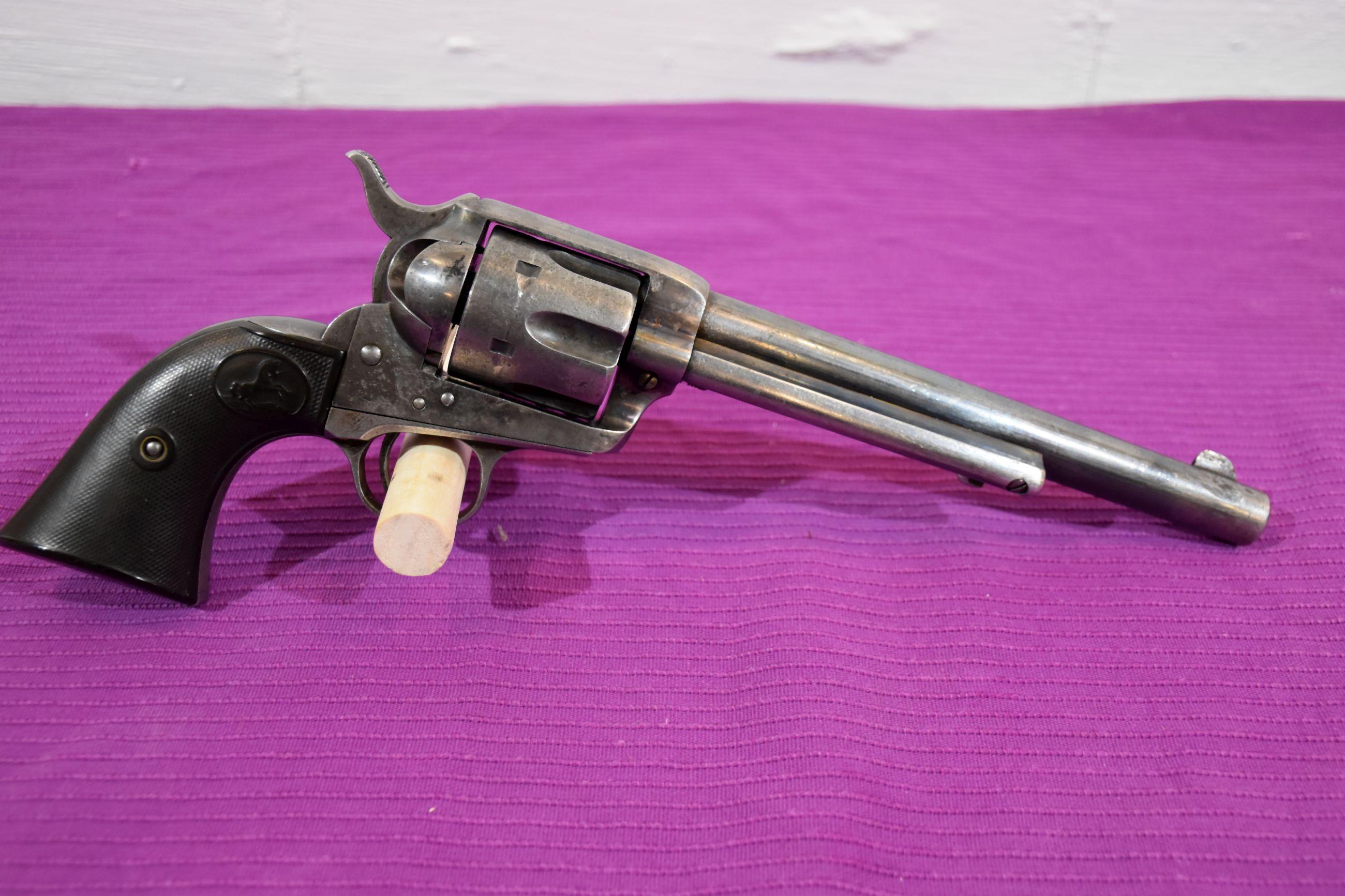 Colt, Single Action Army in .32 WCF, SN: 288985, Made in 1907. This is a nice clean Colt Single Acti