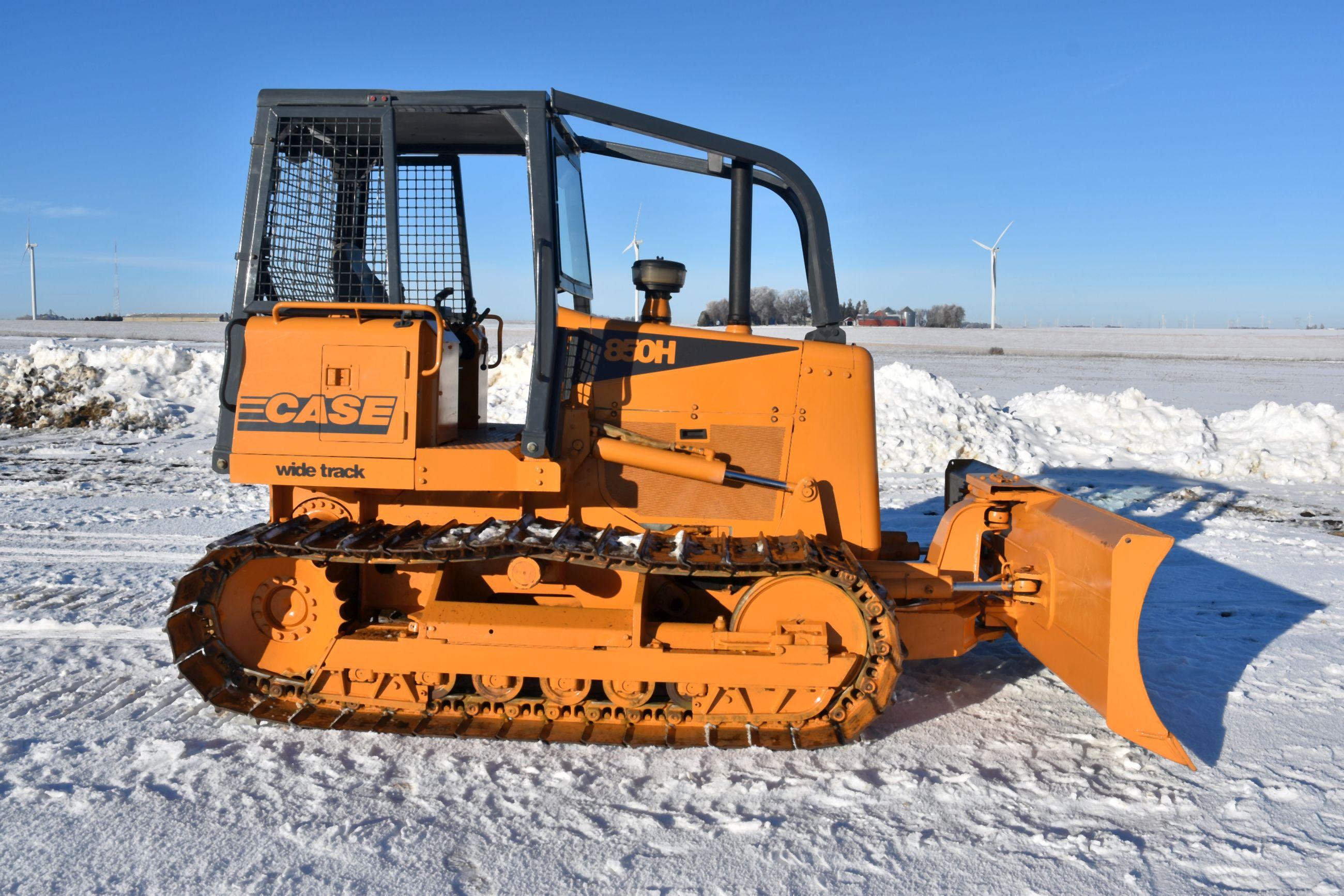 2000 Case 850H LPG, 24” Wide Track, 10’ 6 Way Dozer Blade, 2 Speed Hi-Lo, 367 Hours On Complete Engi