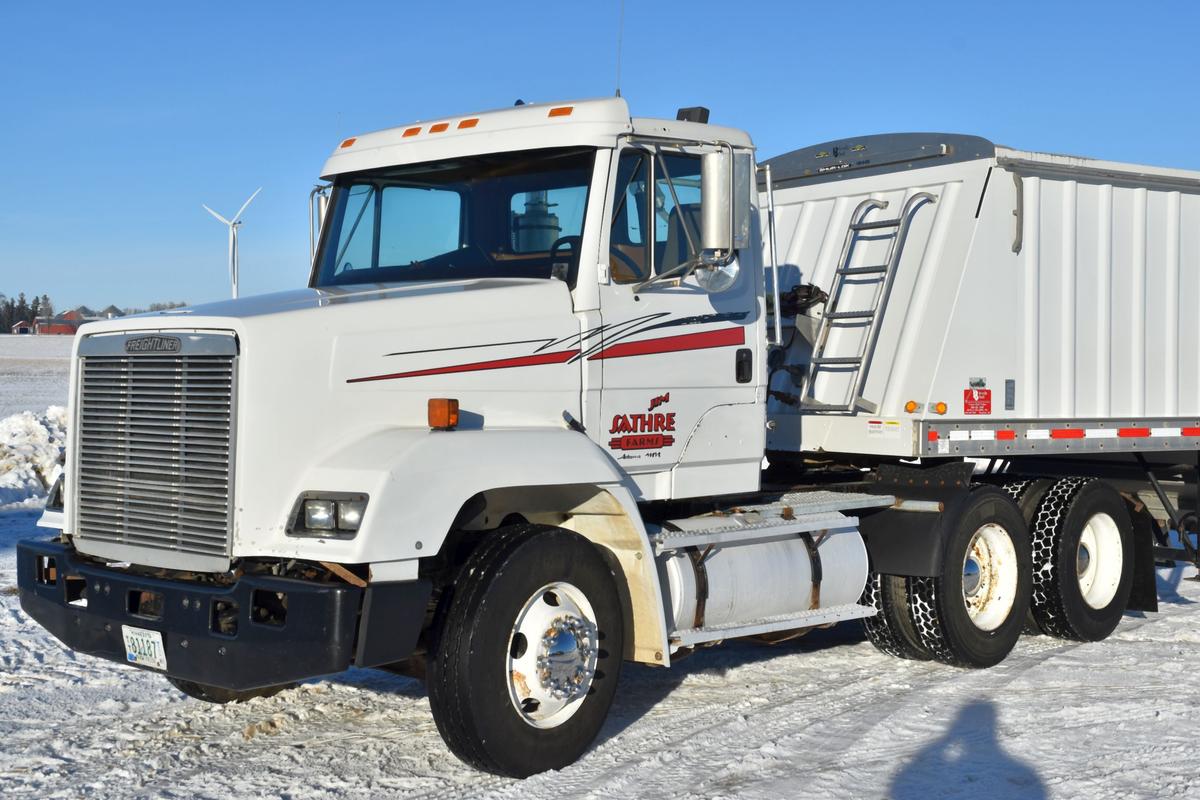 1995 Freightliner Day Cab Semi Tractor, N14 Diesel, 10 Speed Eaton, Jake Brake, 22.5 Rubber, Spring