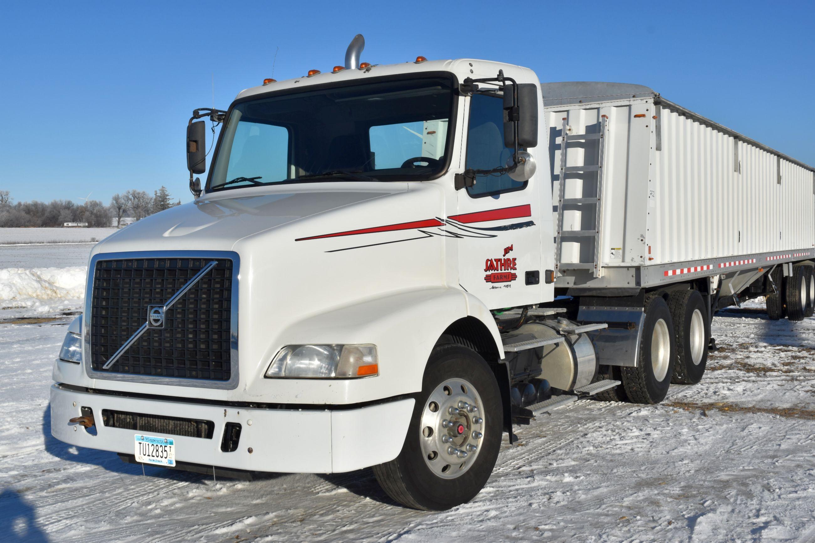 2003 Volvo Day Cab Semi Tractor, VE-D12-365 Diesel, 10 Speed Eaton, Jake Brake, 22.5 Rubber, Aluminu