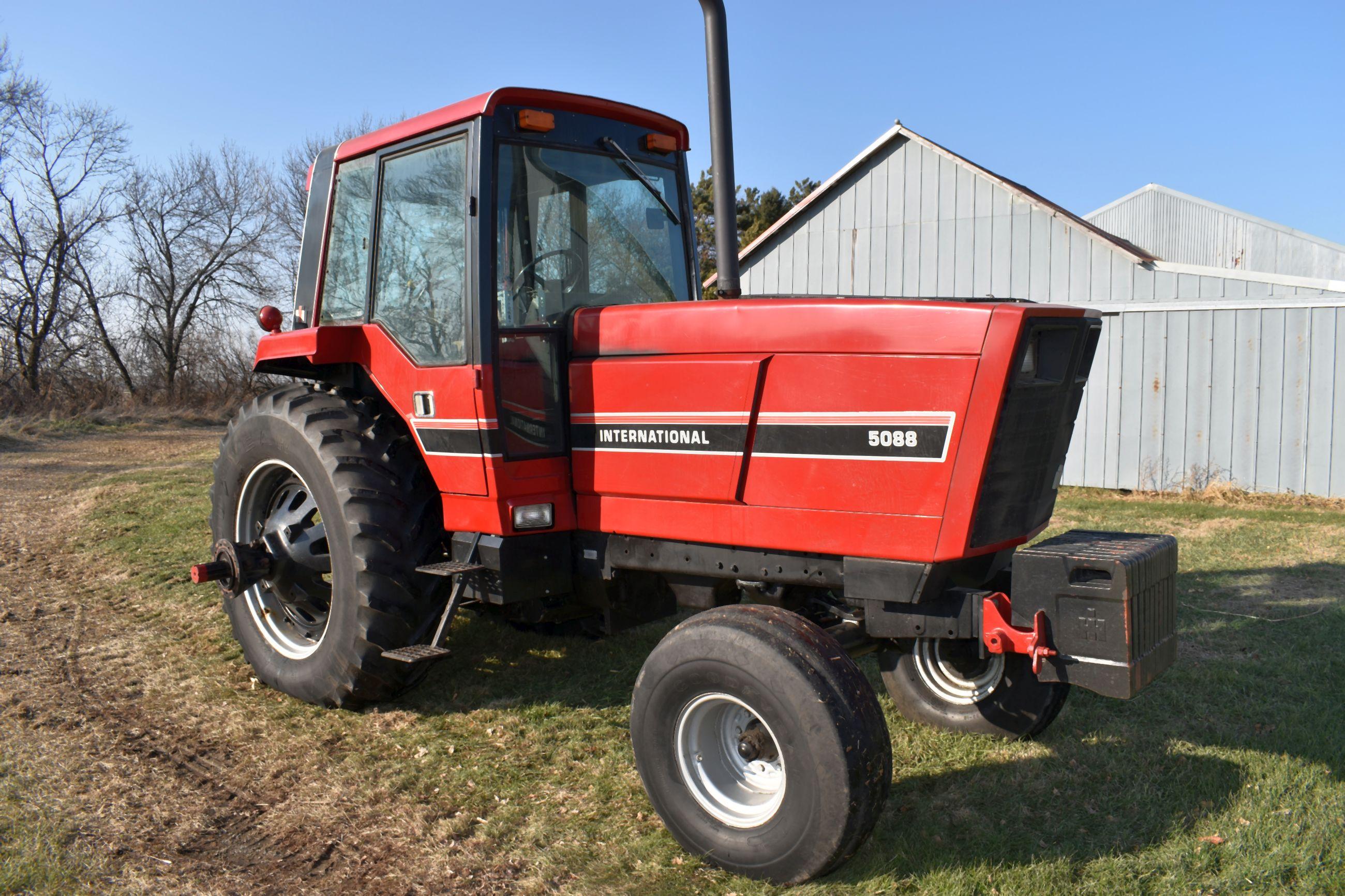 1982 IHC 5088, 2WD, 7,149 Hours, 18.4x38 Duals 65%, 3pt, 2hyd, 540/1000 PTO, 10 Suit Case Weights, E