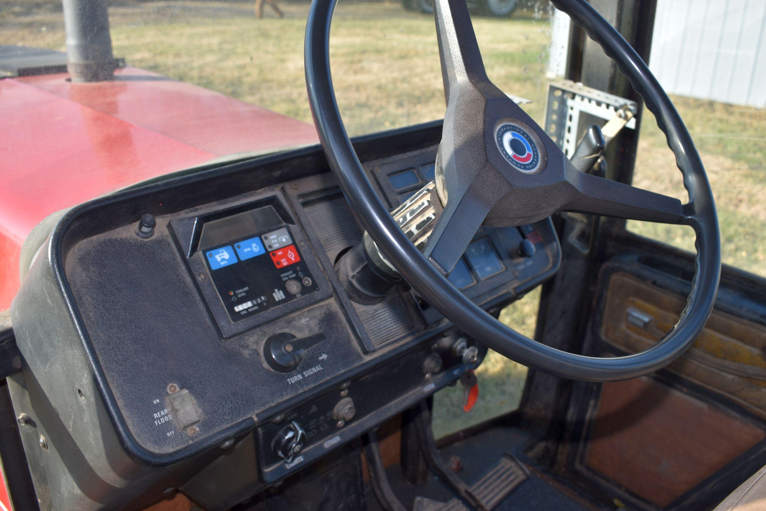 1982 IHC 5088, 2WD, 7,149 Hours, 18.4x38 Duals 65%, 3pt, 2hyd, 540/1000 PTO, 10 Suit Case Weights, E