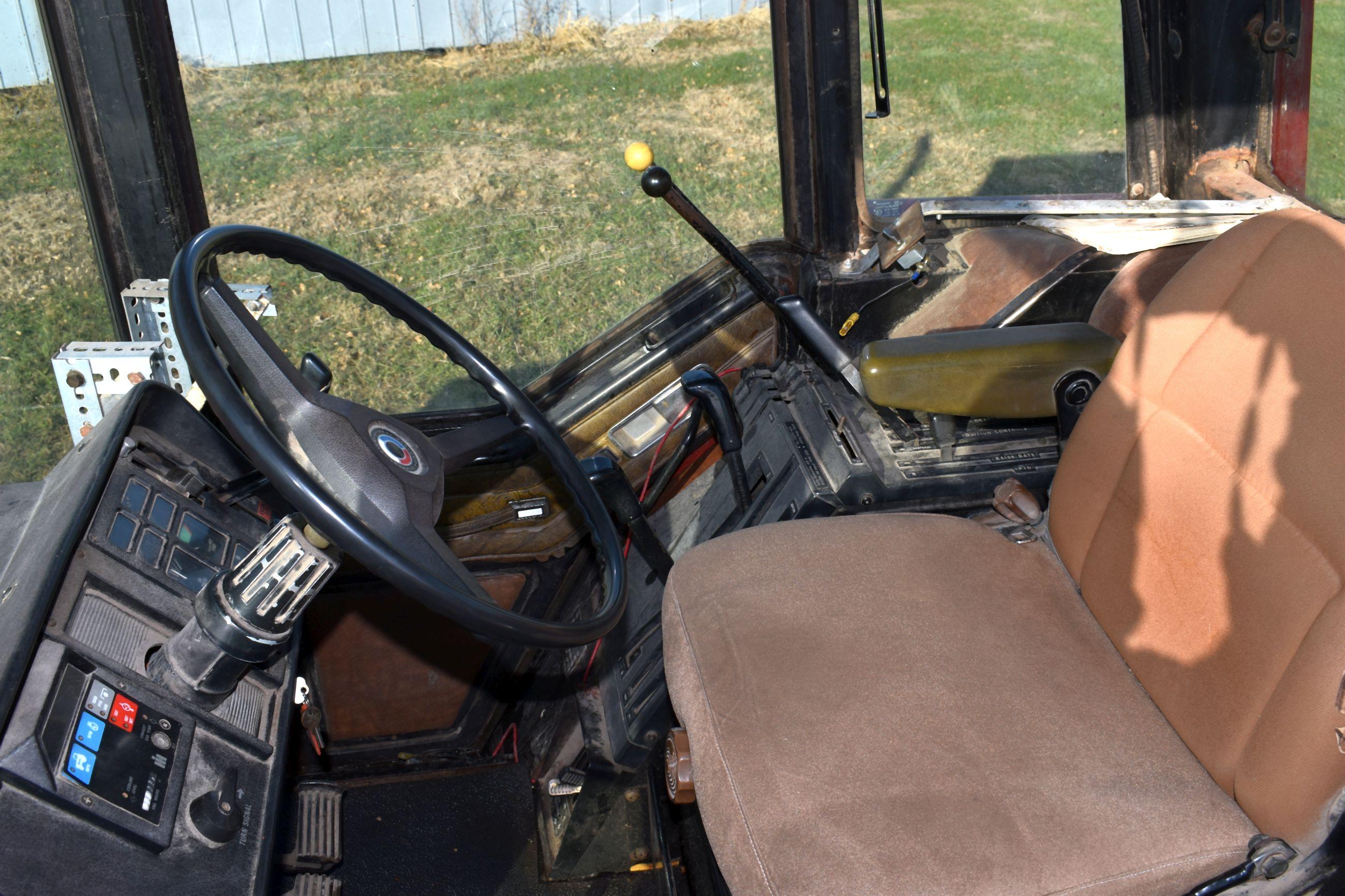 1982 IHC 5088, 2WD, 7,149 Hours, 18.4x38 Duals 65%, 3pt, 2hyd, 540/1000 PTO, 10 Suit Case Weights, E