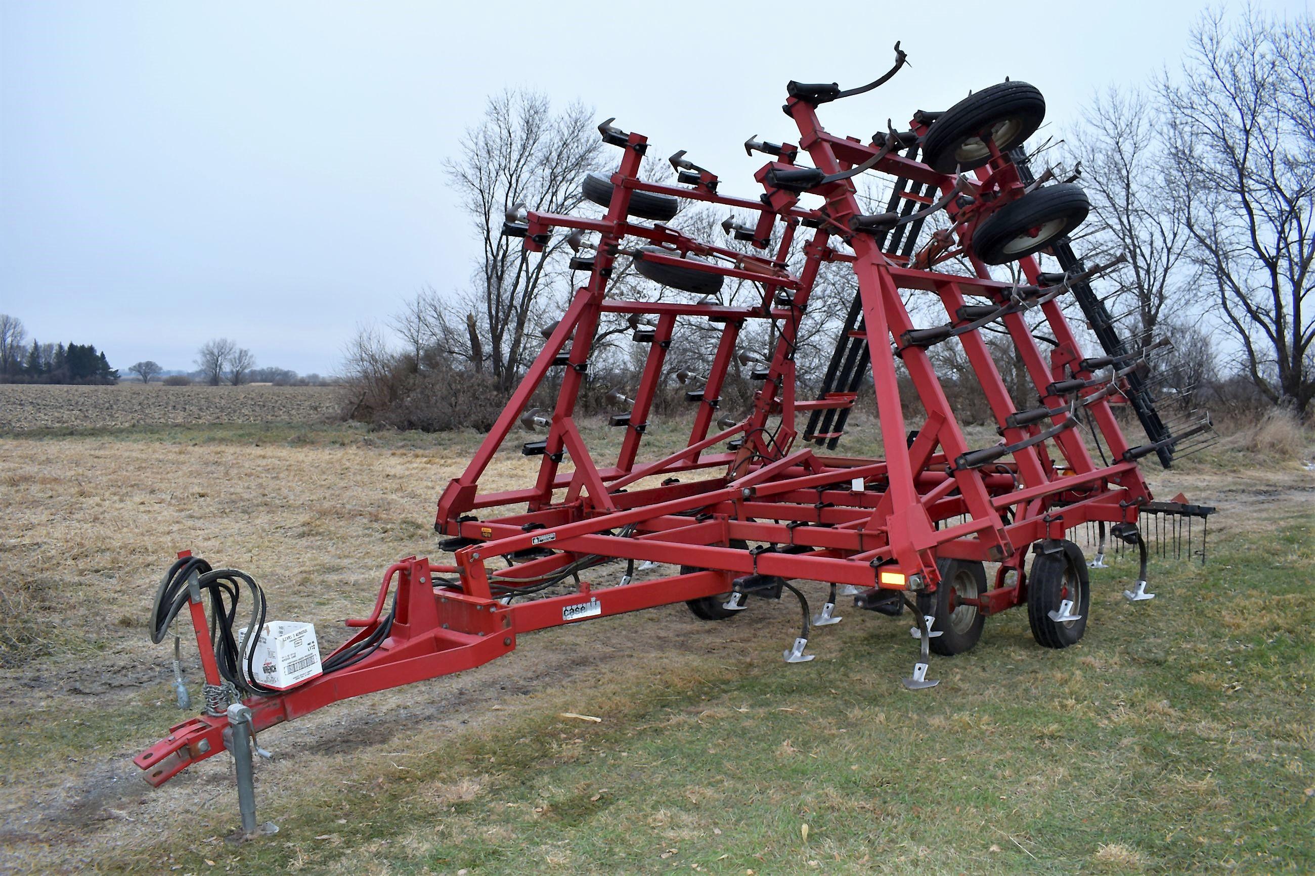 Case IH 4800 Field Cultivator, 31.5’, Walking Tandem, 3 Bar Tine Harrow, SN: JAG0057194