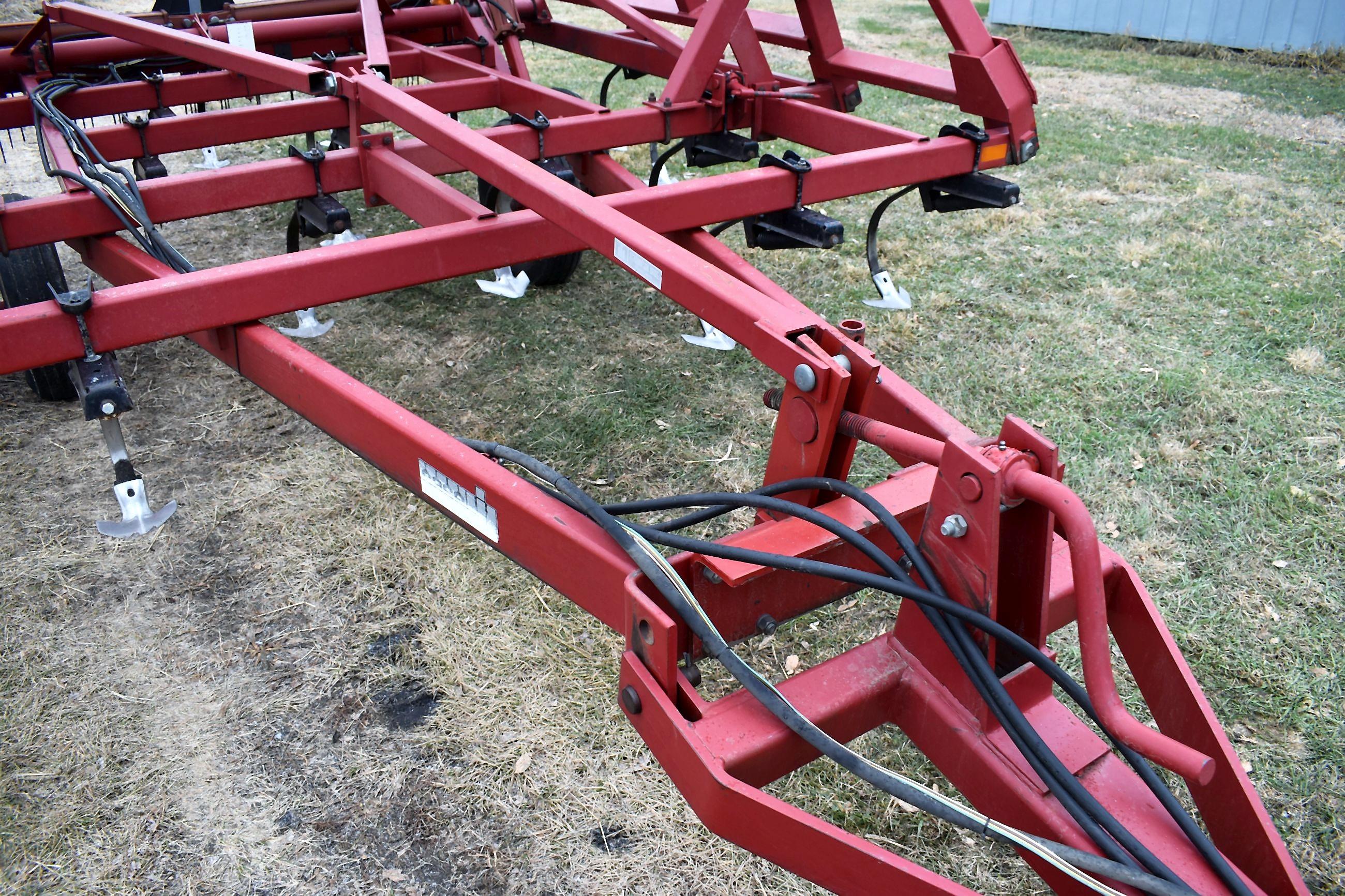 Case IH 4800 Field Cultivator, 31.5’, Walking Tandem, 3 Bar Tine Harrow, SN: JAG0057194