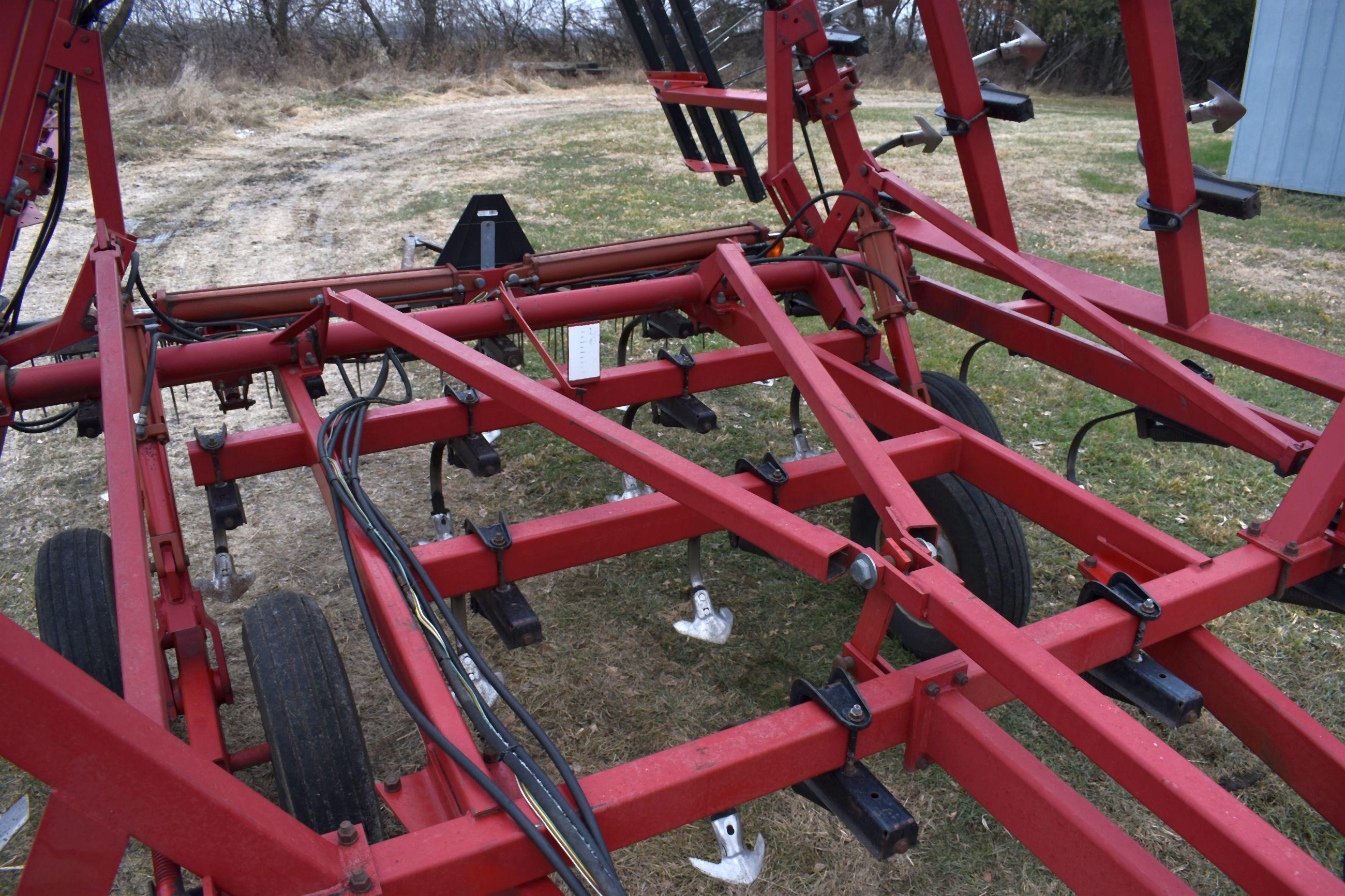 Case IH 4800 Field Cultivator, 31.5’, Walking Tandem, 3 Bar Tine Harrow, SN: JAG0057194