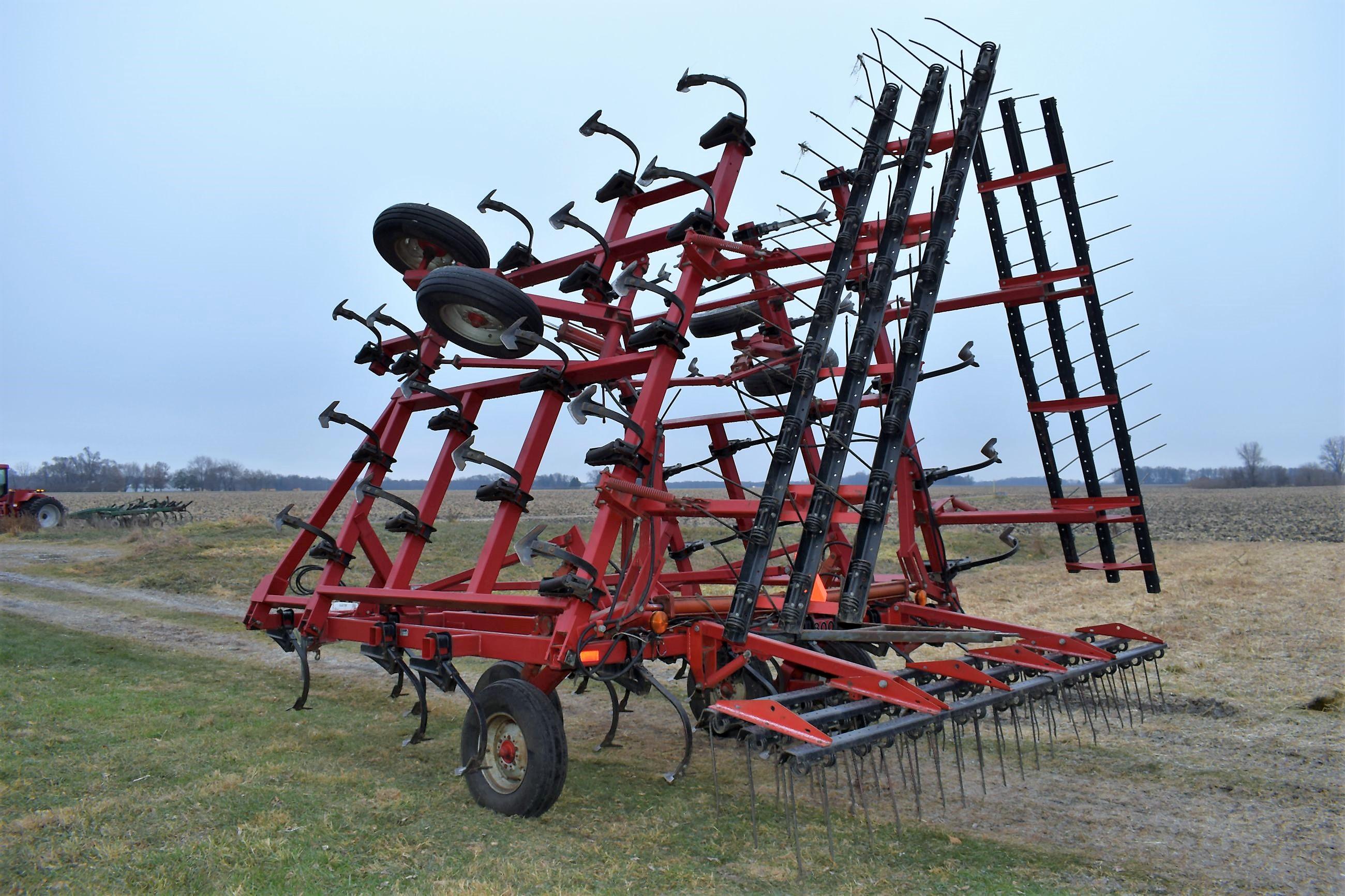 Case IH 4800 Field Cultivator, 31.5’, Walking Tandem, 3 Bar Tine Harrow, SN: JAG0057194