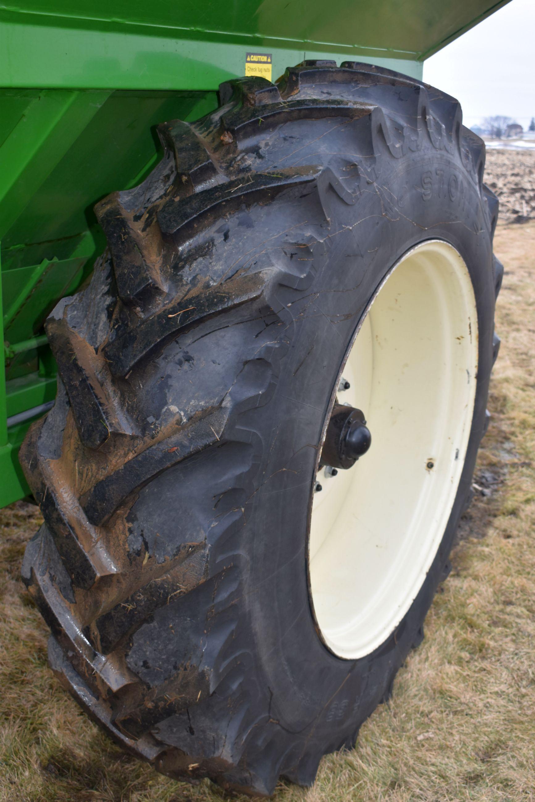 E-Z Trail 500 Grain Cart, 1000 PTO, 18.4x38 Tires