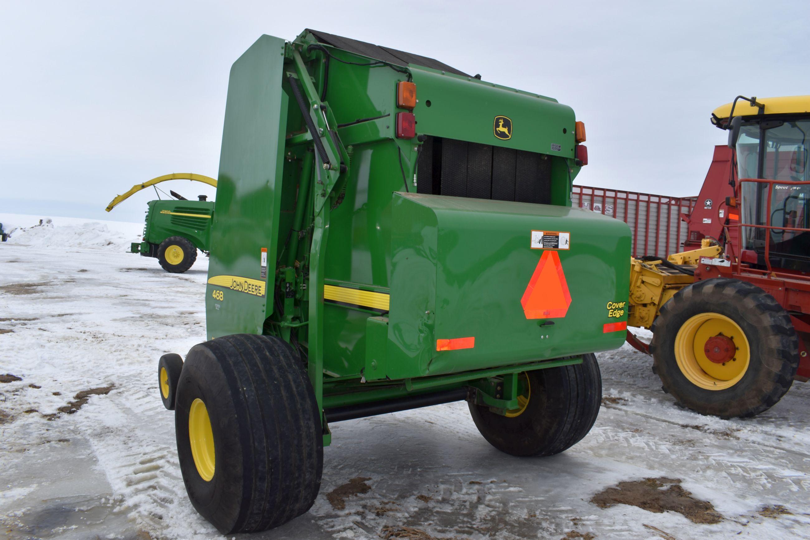 2010 John Deere 468 Mega Wide Plus Round Baler, 1000 PTO, Net Wrap, Cover Edge, Monitor, 4’ x 6’ Bal