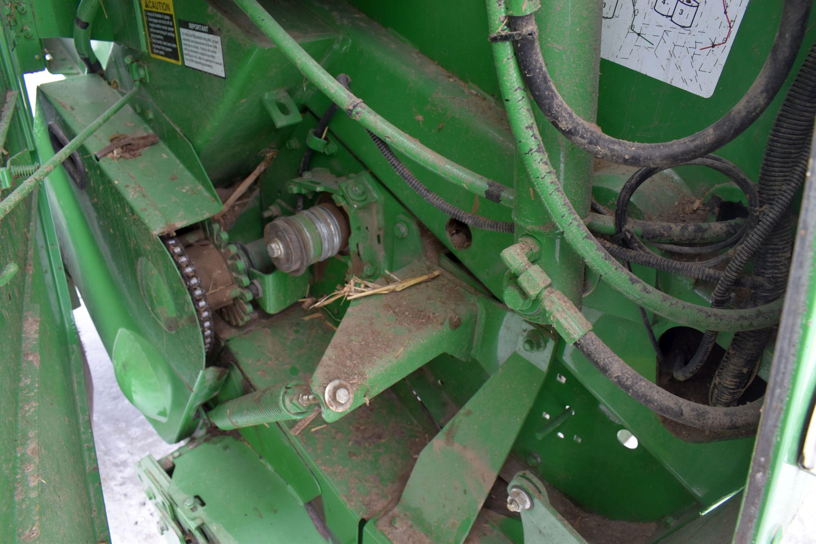 2010 John Deere 468 Mega Wide Plus Round Baler, 1000 PTO, Net Wrap, Cover Edge, Monitor, 4’ x 6’ Bal