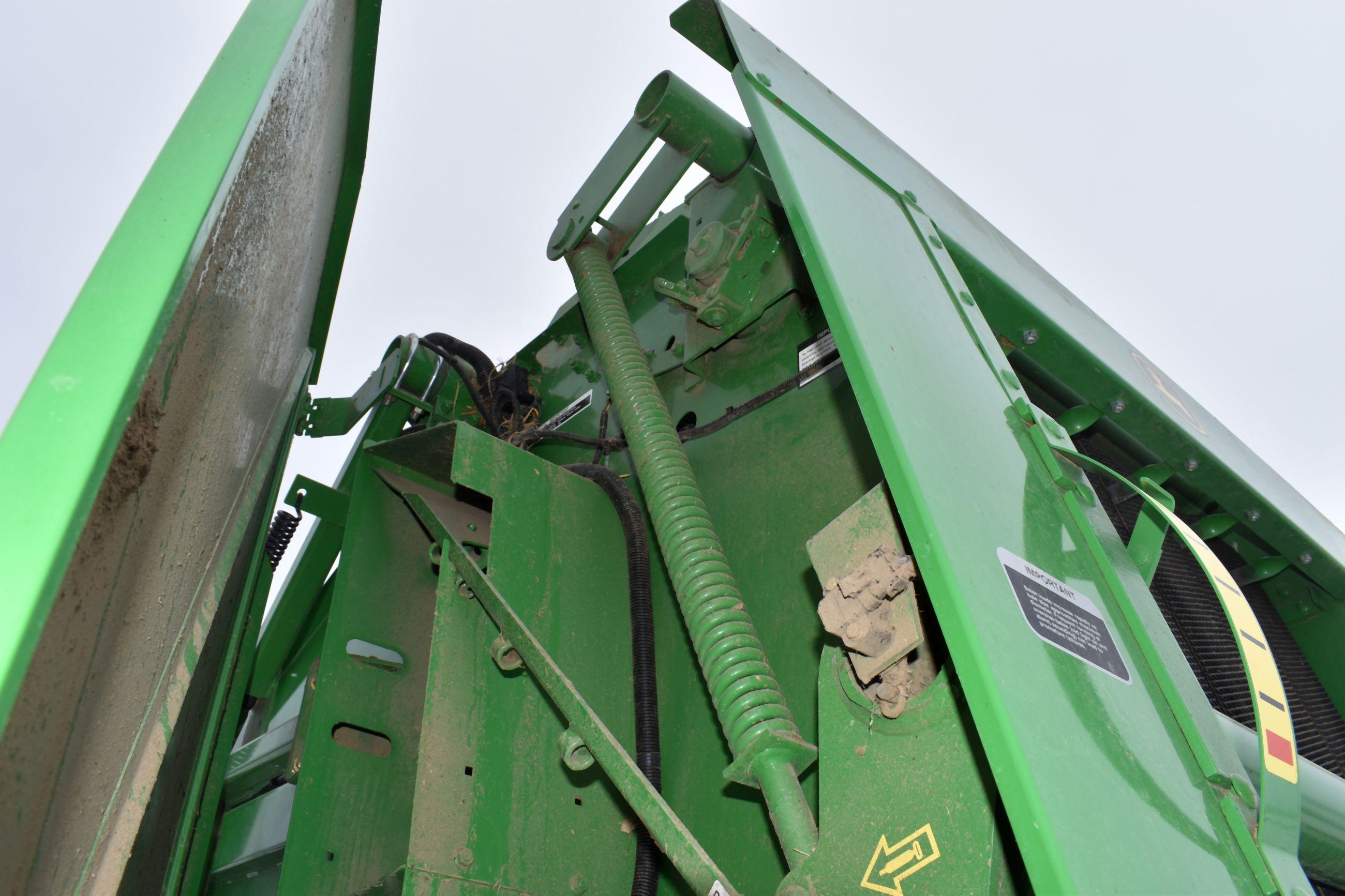 2010 John Deere 468 Mega Wide Plus Round Baler, 1000 PTO, Net Wrap, Cover Edge, Monitor, 4’ x 6’ Bal