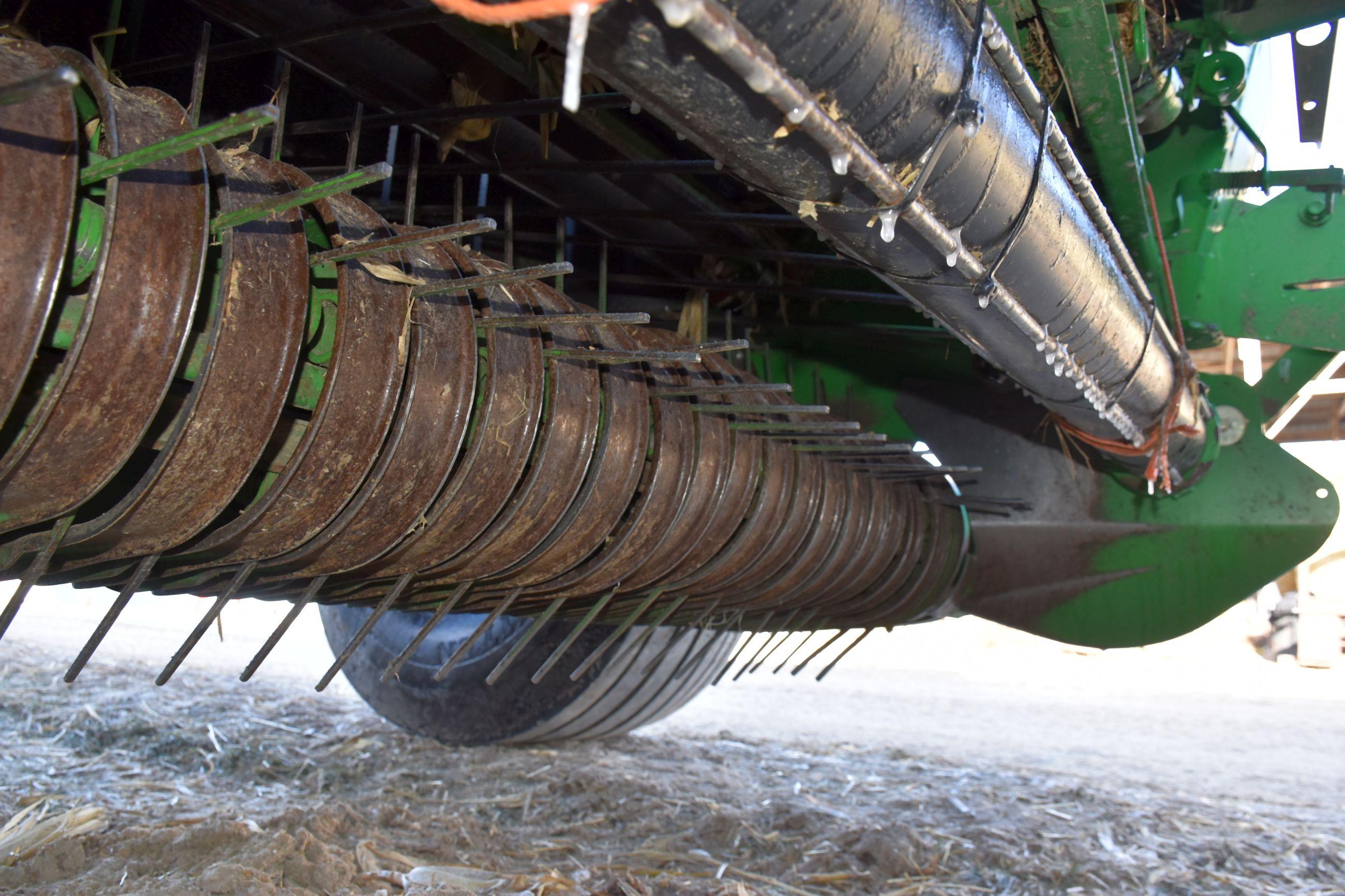 2010 John Deere 468 Mega Wide Plus Round Baler, 1000 PTO, Net Wrap, Cover Edge, Monitor, 4’ x 6’ Bal