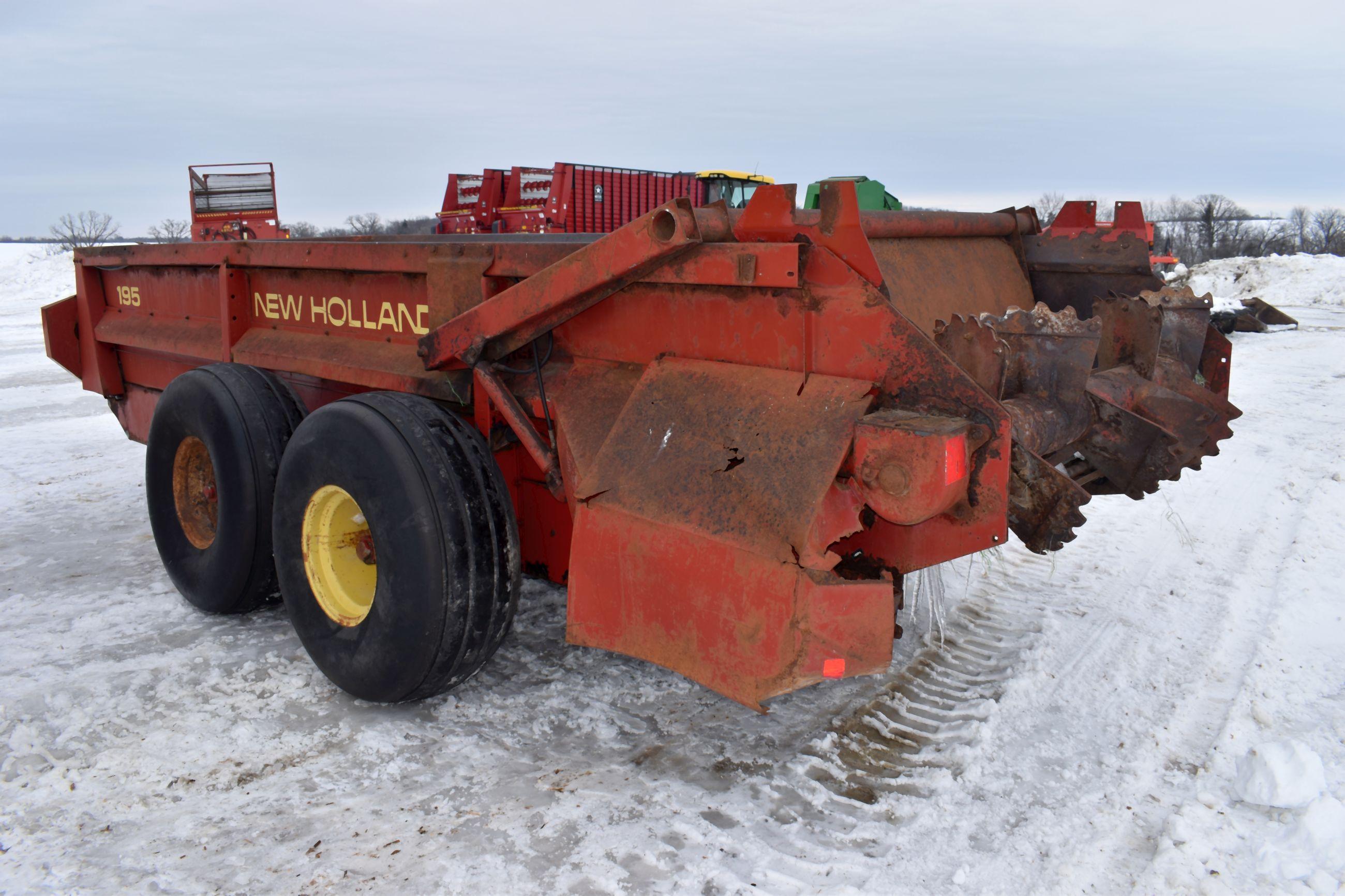 New Holland 195 Tandem Axle Manure Spreader, 1000 PTO, Slop Gate, Poly Floor