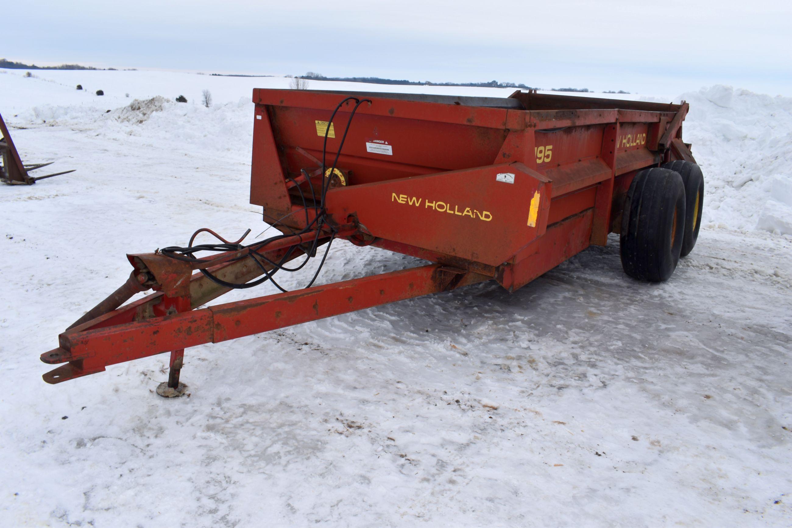 New Holland 195 Tandem Axle Manure Spreader, 1000 PTO, Slop Gate, Poly Floor