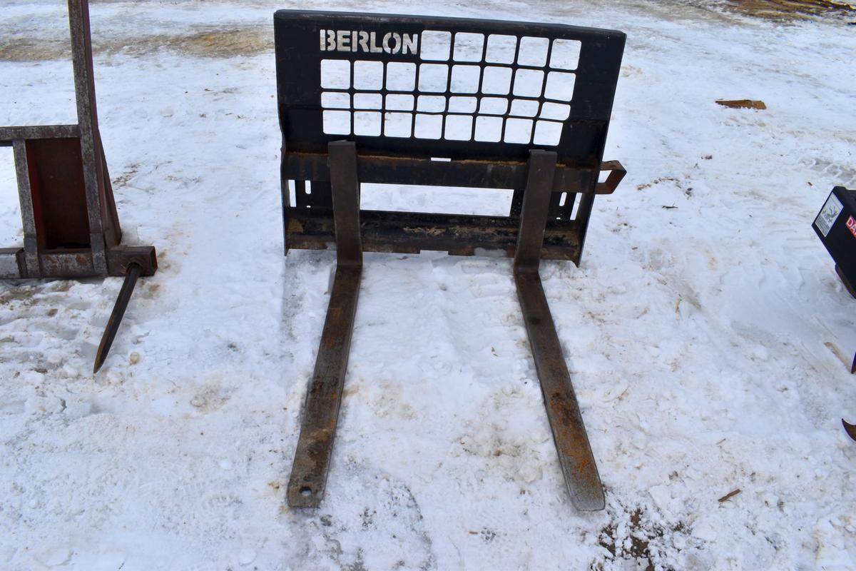 Berlon 48" Pallet Forks, Universal Skid Loader Plate