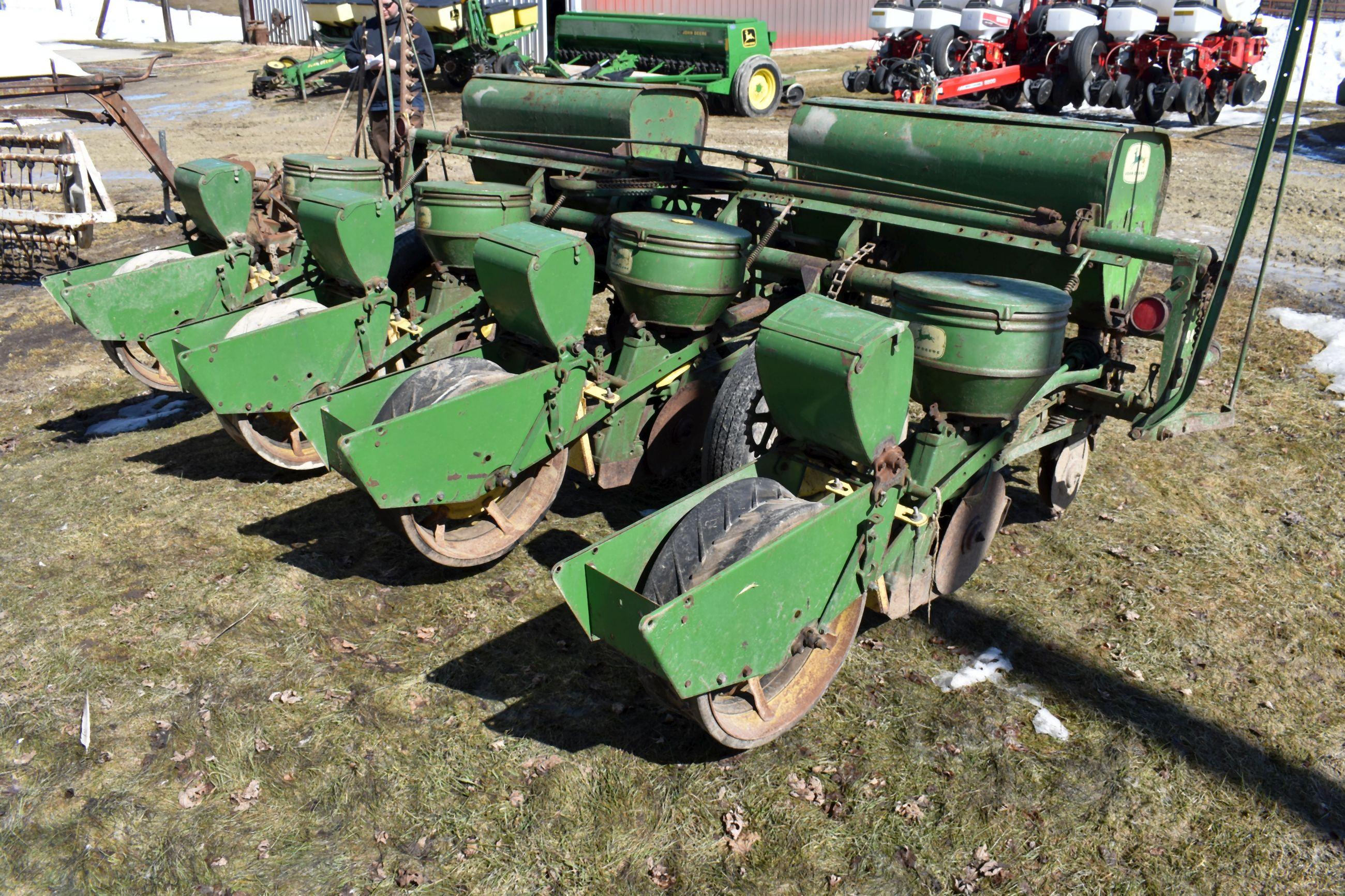 John Deere 494 Planter, 4Row 38”, D/F. Markers, Looks Complete