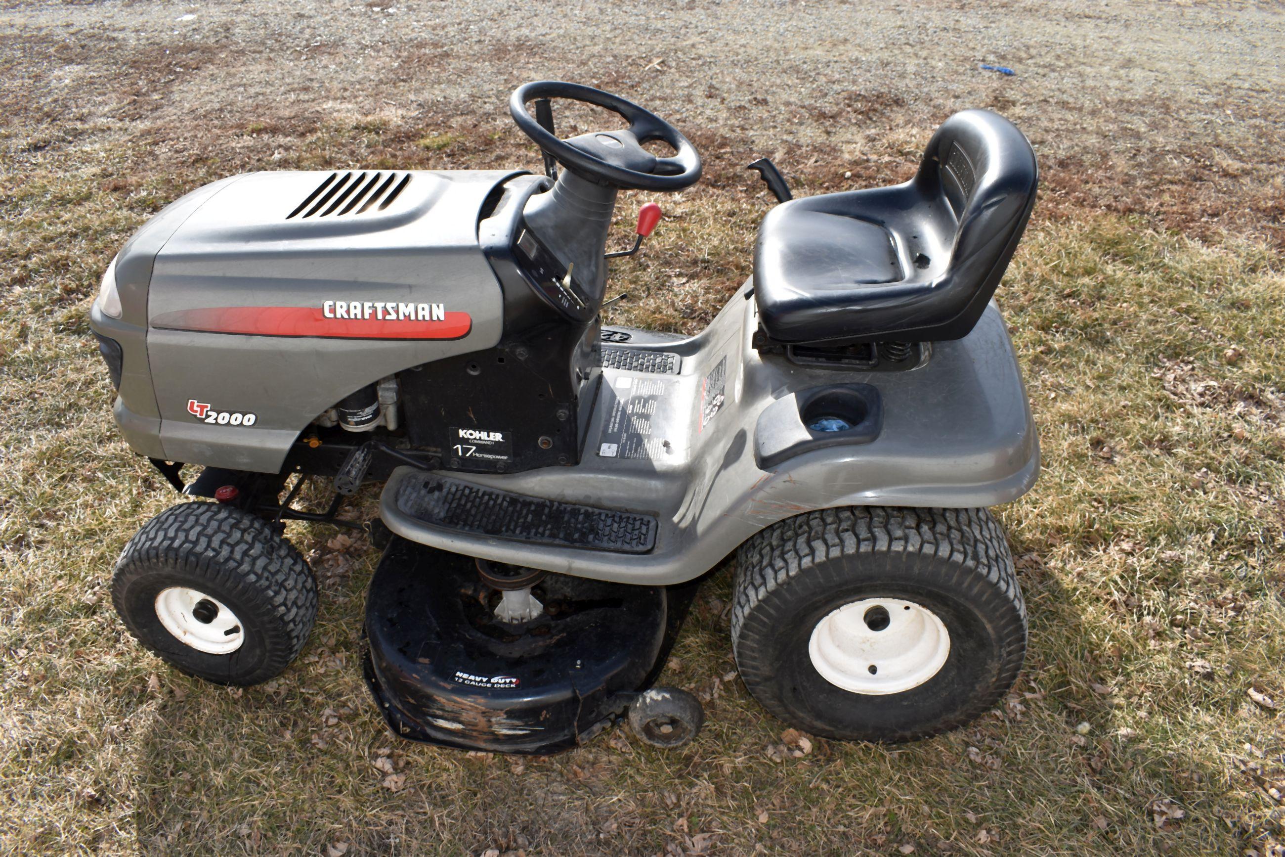 Craftsman LT2000 Garden Tractor, 17hp, 42” Deck, Hydro