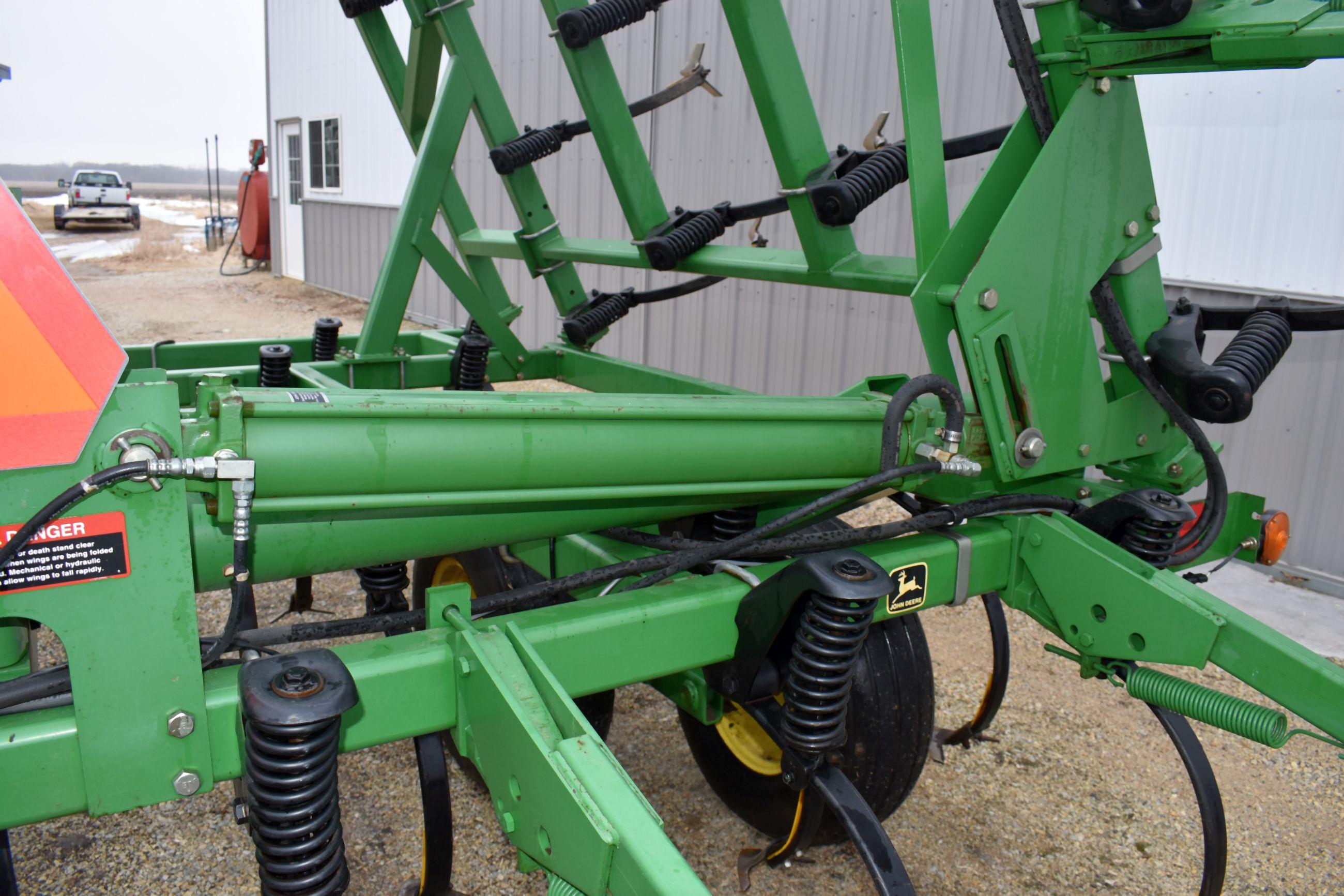 John Deere 980 Field Cultivator, 32.5’ 3 Bar Harrow, Depth Control, Walking Tandems, SN: X009306