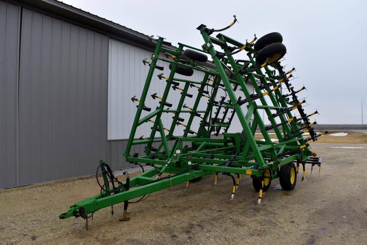 John Deere 980 Field Cultivator, 32.5’ 3 Bar Harrow, Depth Control, Walking Tandems, SN: X009306